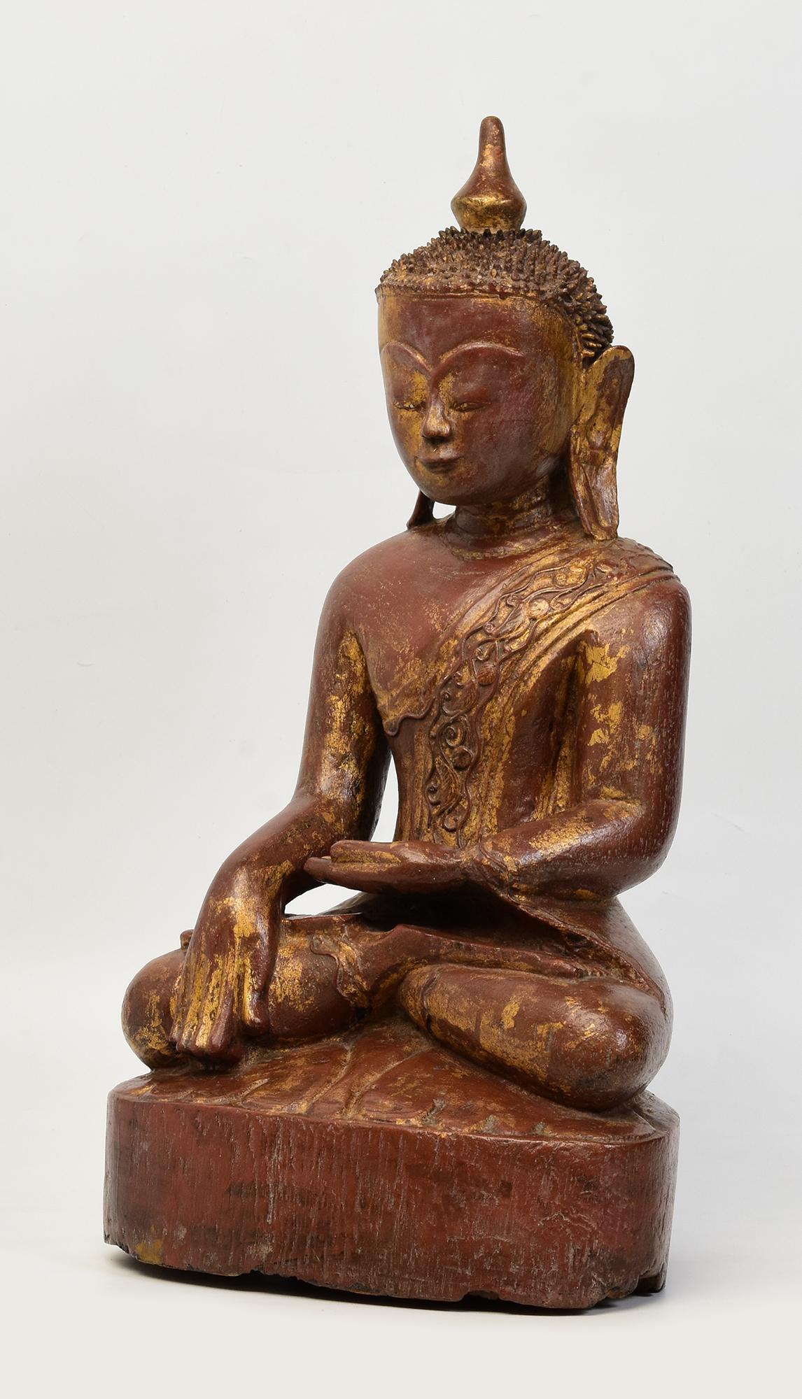 XVIIIe siècle et antérieur Bouddha assis en bois birman ancien Shan du 18ème siècle en vente