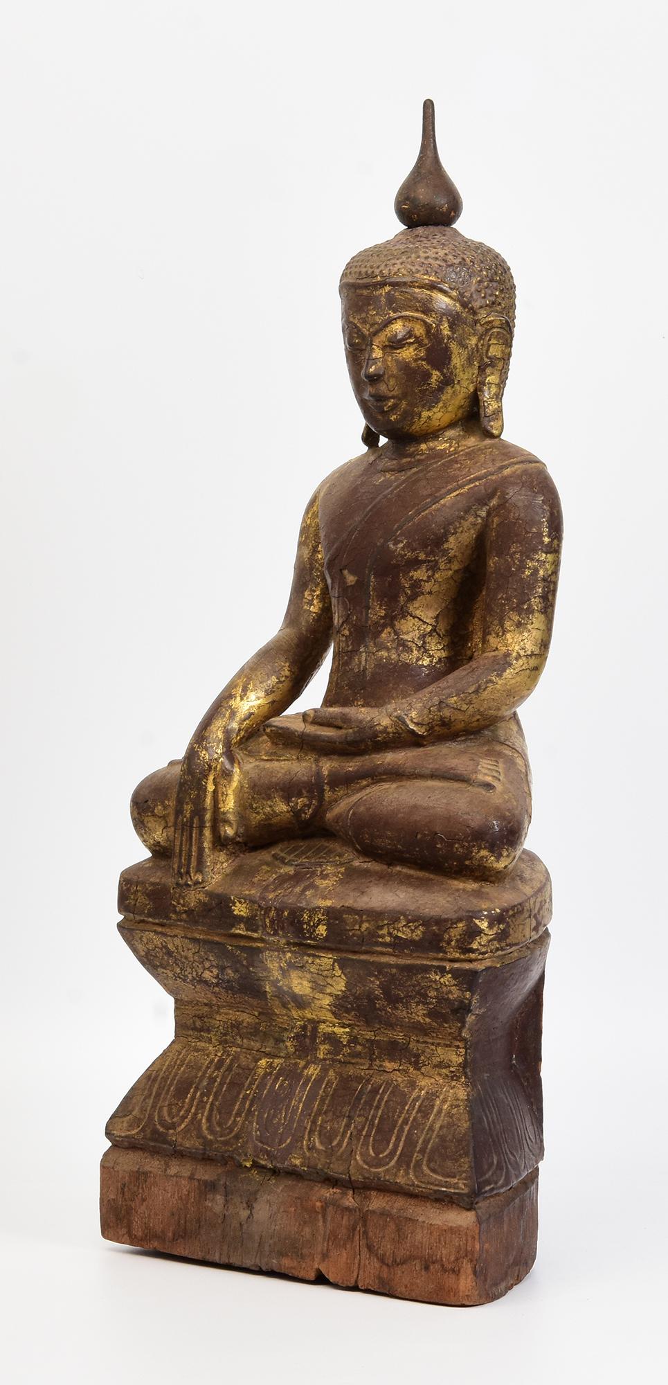 XVIIIe siècle et antérieur Bouddha assis en bois birman ancien Shan du 18ème siècle en vente