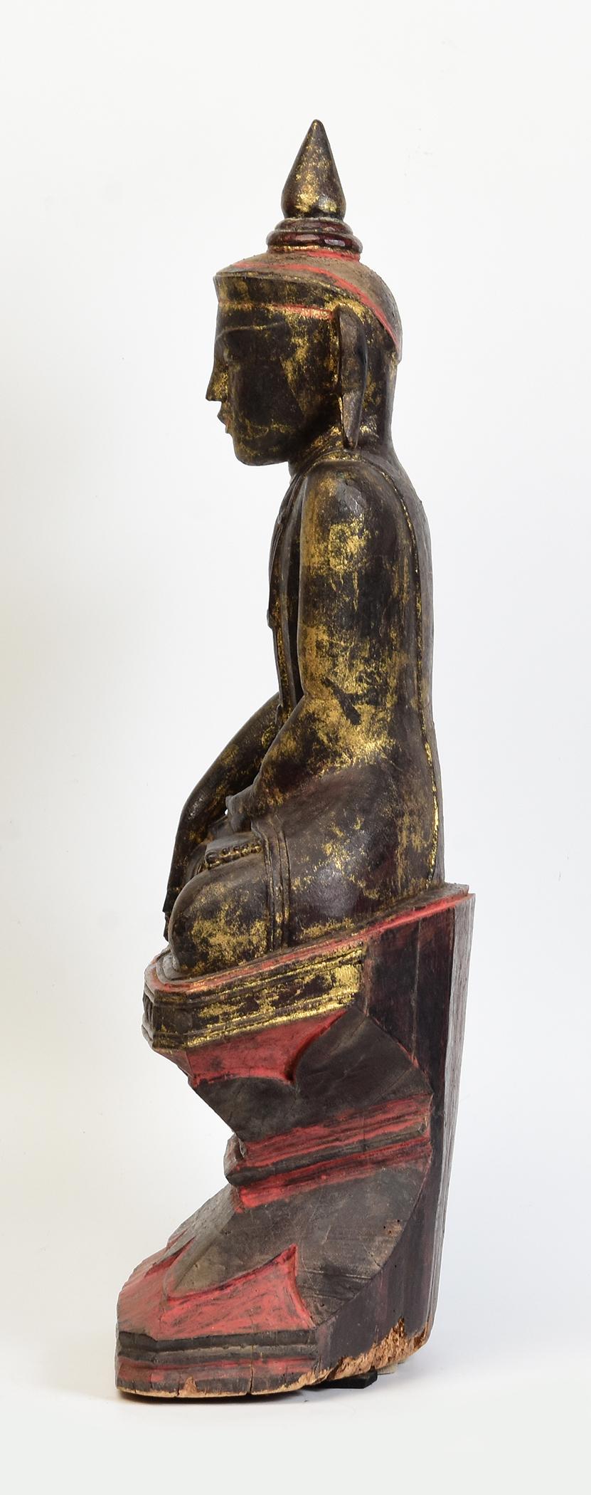 Bois Bouddha assis en bois birman ancien Shan du 18ème siècle en vente