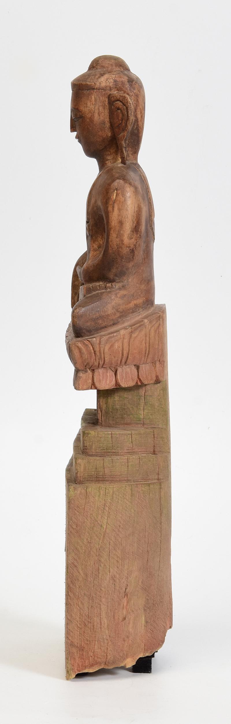 Bois Bouddha assis en bois birman ancien Shan du 18ème siècle en vente