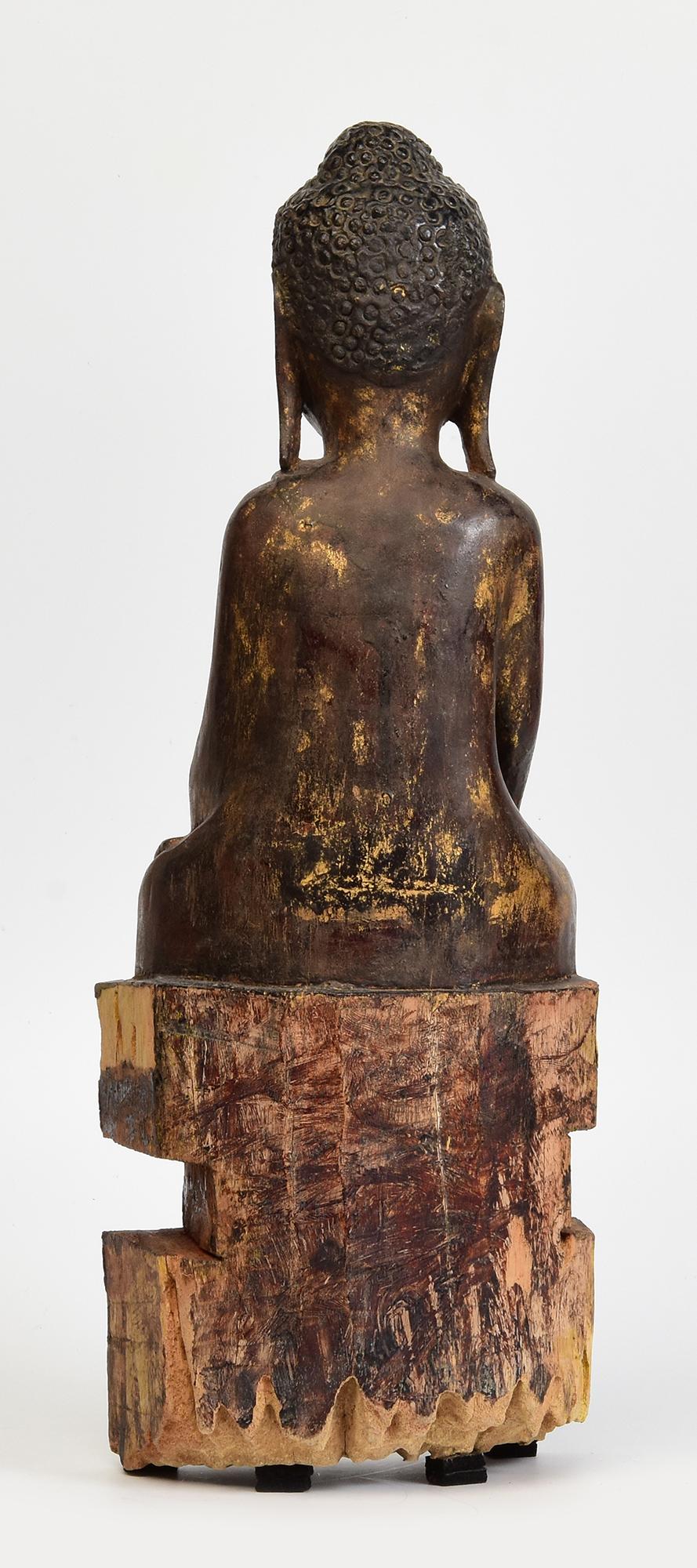 18. Jahrhundert, Shan, antiker burmesischer sitzender Buddha aus Holz im Angebot 2