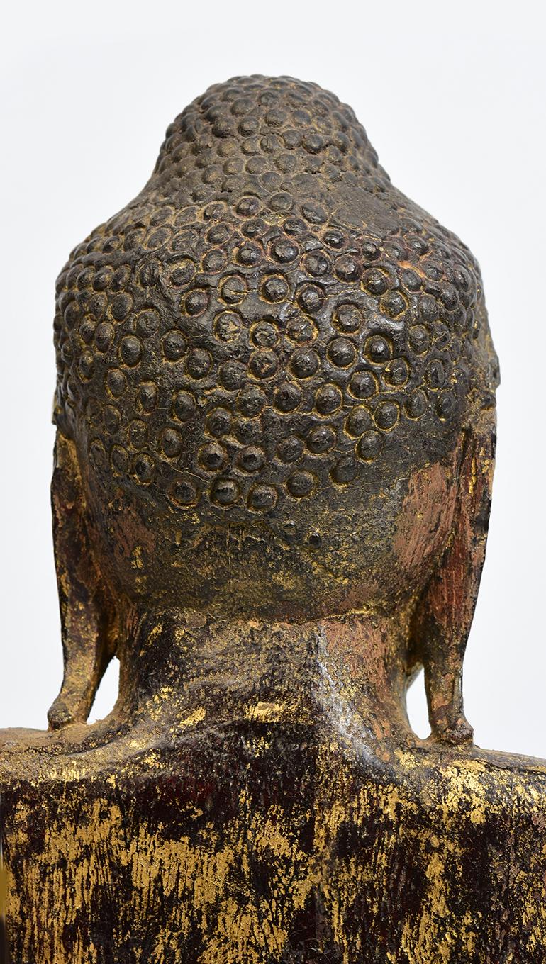 18. Jahrhundert, Shan, antiker burmesischer sitzender Buddha aus Holz im Angebot 3