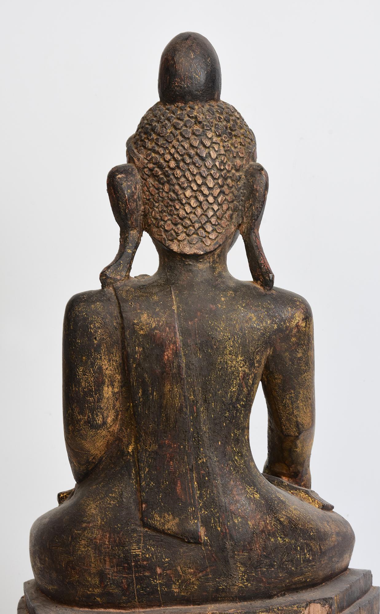 18. Jahrhundert, Shan, antiker burmesischer sitzender Buddha aus Holz im Angebot 3