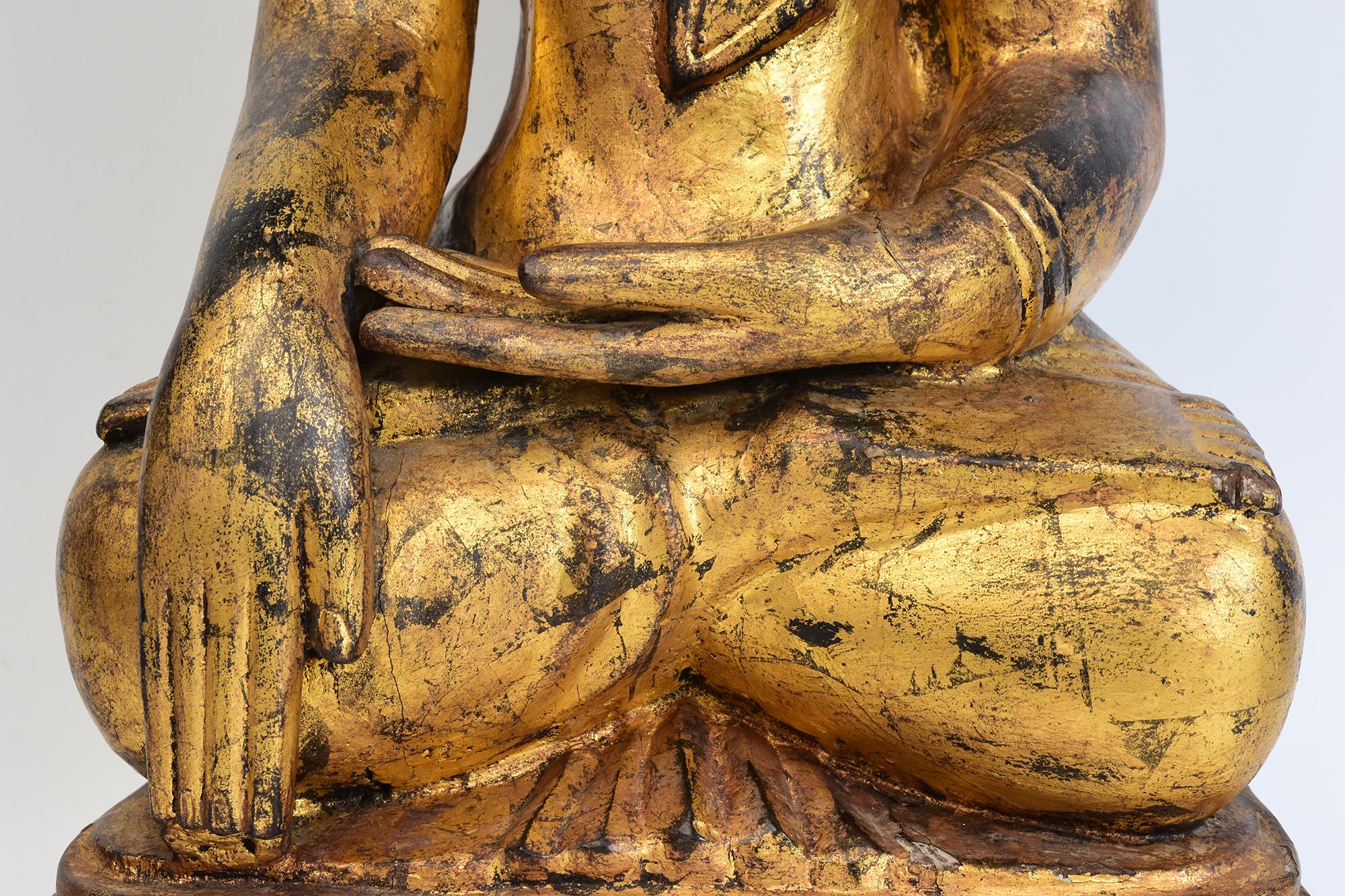 17th Century, Shan, Antique Burmese Wooden Seated Buddha with Gilded Gold In Good Condition For Sale In Sampantawong, TH