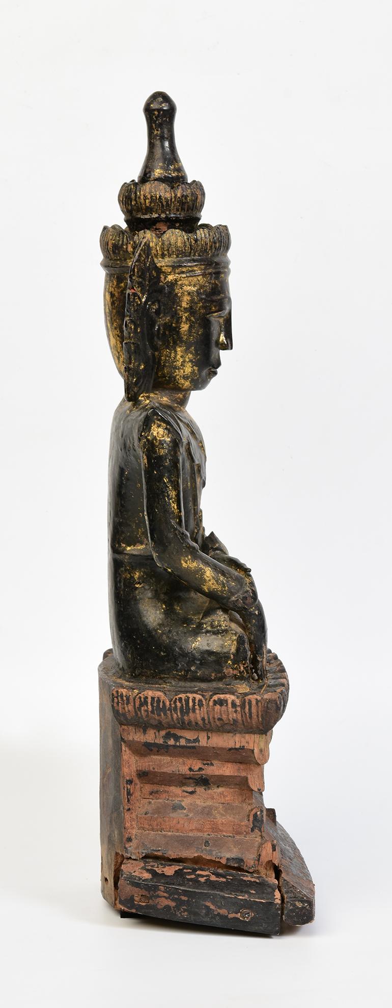 18th Century, Shan, Antique Burmese Wooden Seated Crowned Buddha For Sale 5
