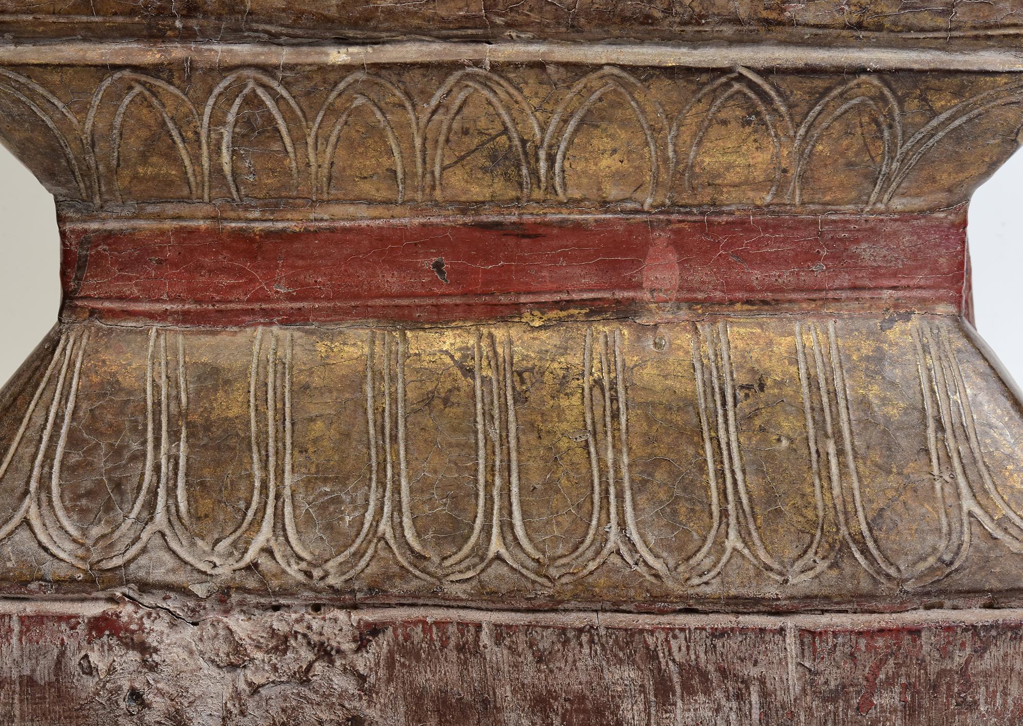 Siglo XVIII, Shan, Antiguo Buda de madera birmano sentado y coronado como un rey siglo XVIII y antes en venta