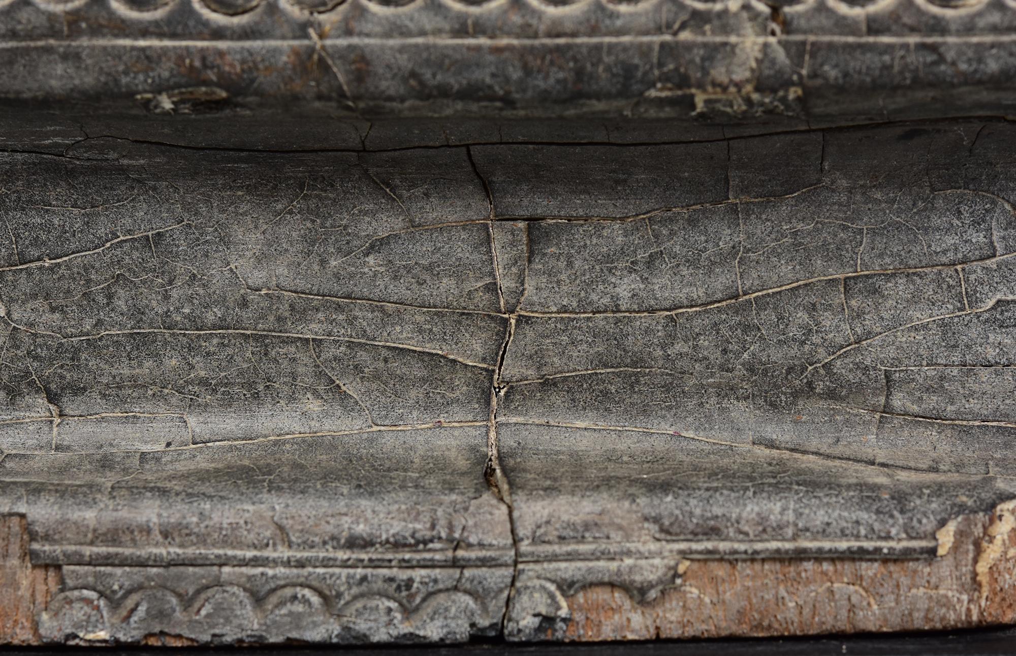 XVIIIe siècle et antérieur XVIIIe siècle, Shan, ancienne statue birmane de Bouddha roi couronné assis en bois en vente