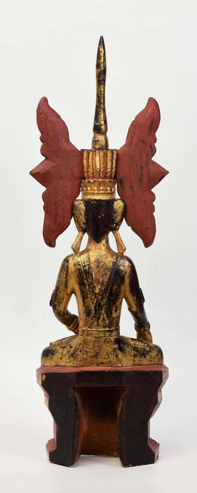 18th Century, Shan, Antique Burmese Wooden Seated Crowned King Buddha Statue For Sale 3