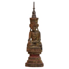 18. Jahrhundert, Shan, Antiker burmesischer sitzender König mit gekröntem Buddha aus Holz