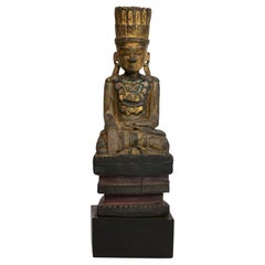 18. Jahrhundert, Shan, Antiker burmesischer sitzender König mit gekröntem Buddha aus Holz