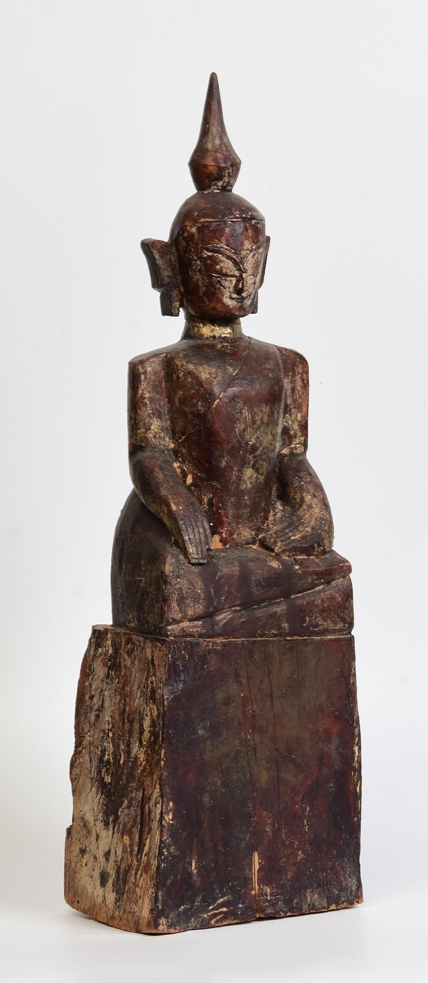 18. Jahrhundert, Shan, Antiker Tai Lue burmesischer sitzender Buddha aus Holz im Angebot 5