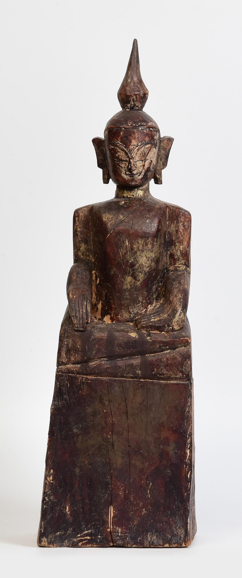 18. Jahrhundert, Shan, Antiker Tai Lue burmesischer sitzender Buddha aus Holz im Angebot 6