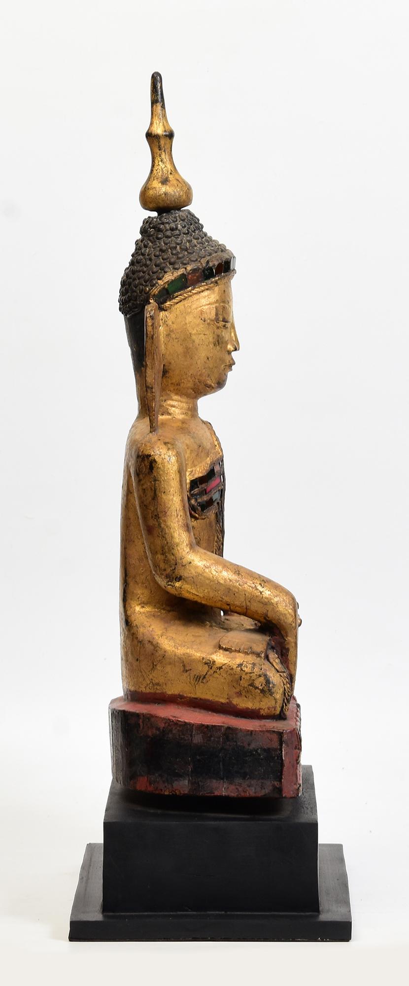 Bouddha assis en bois birman ancien Tai Yai du 18ème siècle, Shan en vente 6