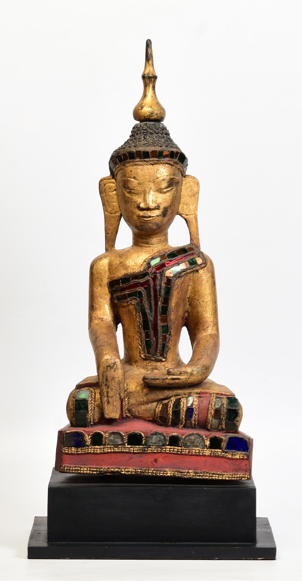 Bouddha assis en bois birman ancien Tai Yai du 18ème siècle, Shan en vente 8