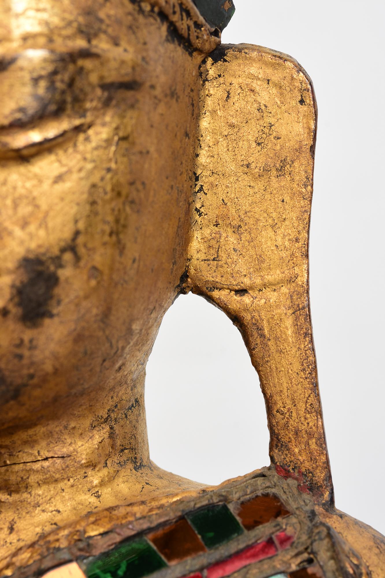 Doré Bouddha assis en bois birman ancien Tai Yai du 18ème siècle, Shan en vente