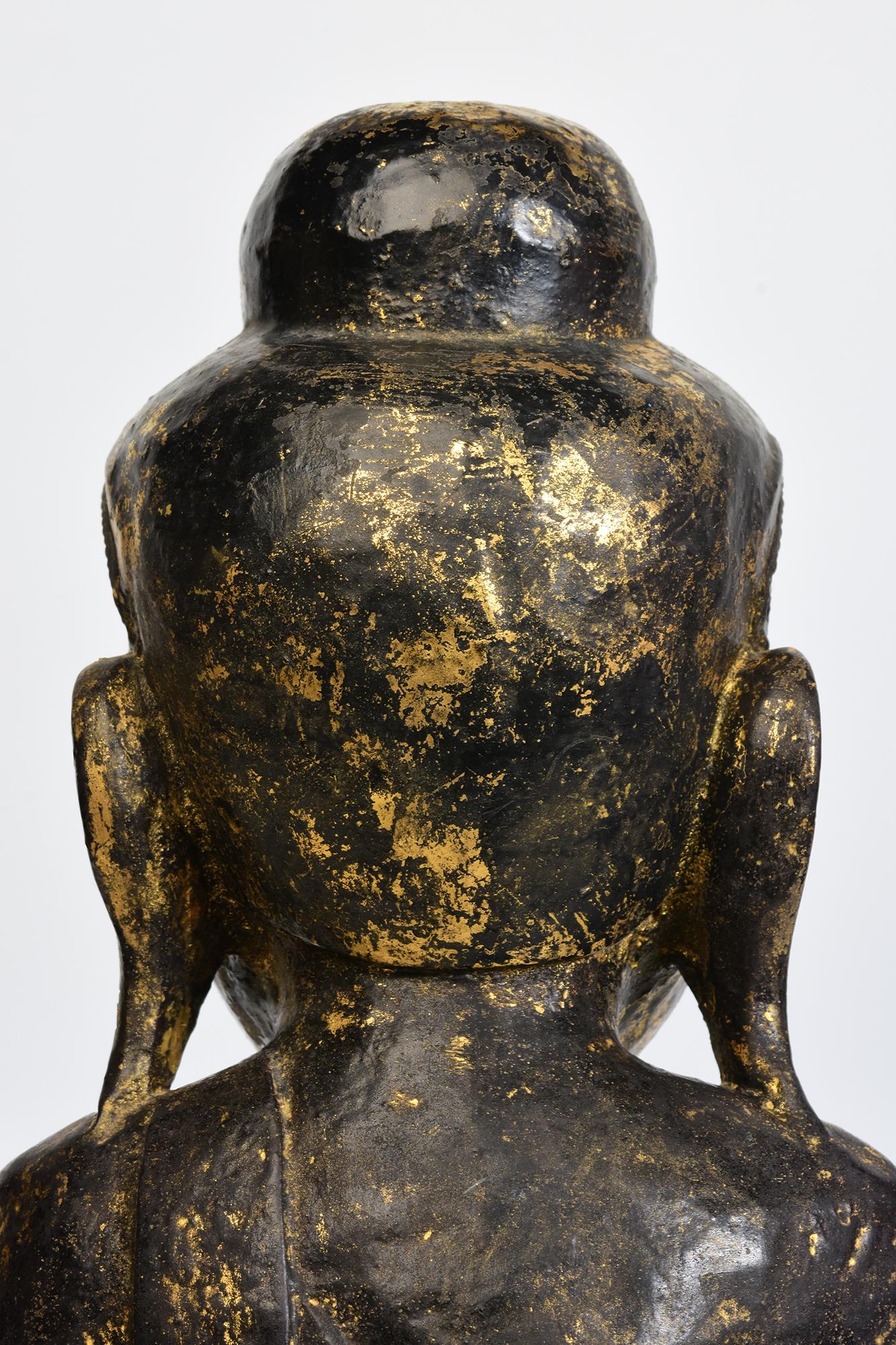 18. Jahrhundert, Shan, antiker burmesischer sitzender Buddha aus Holz im Tai Yai-Stil im Angebot 3