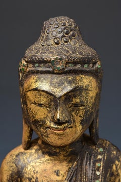 18. Jahrhundert, Shan, Seltener antiker burmesischer Holzsitz Buddha mit Elefanten