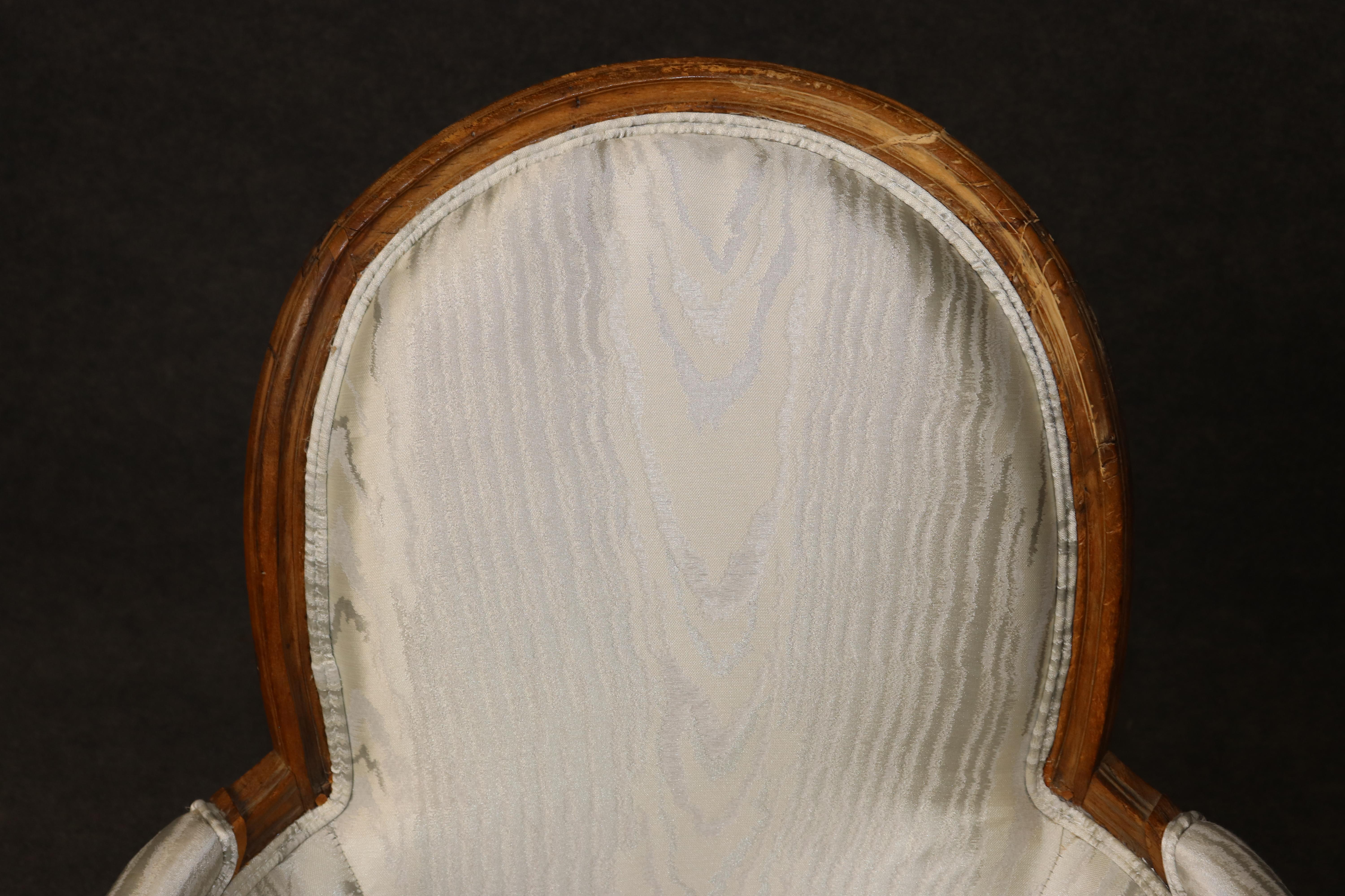 18th Century Signed French Louis XVI Carved Bergère Chair im Angebot 2