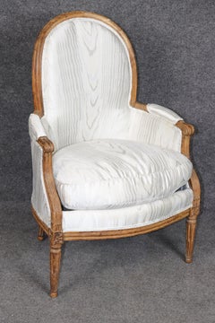 Sedia Bergère francese Luigi XVI intagliata del XVIII secolo firmata