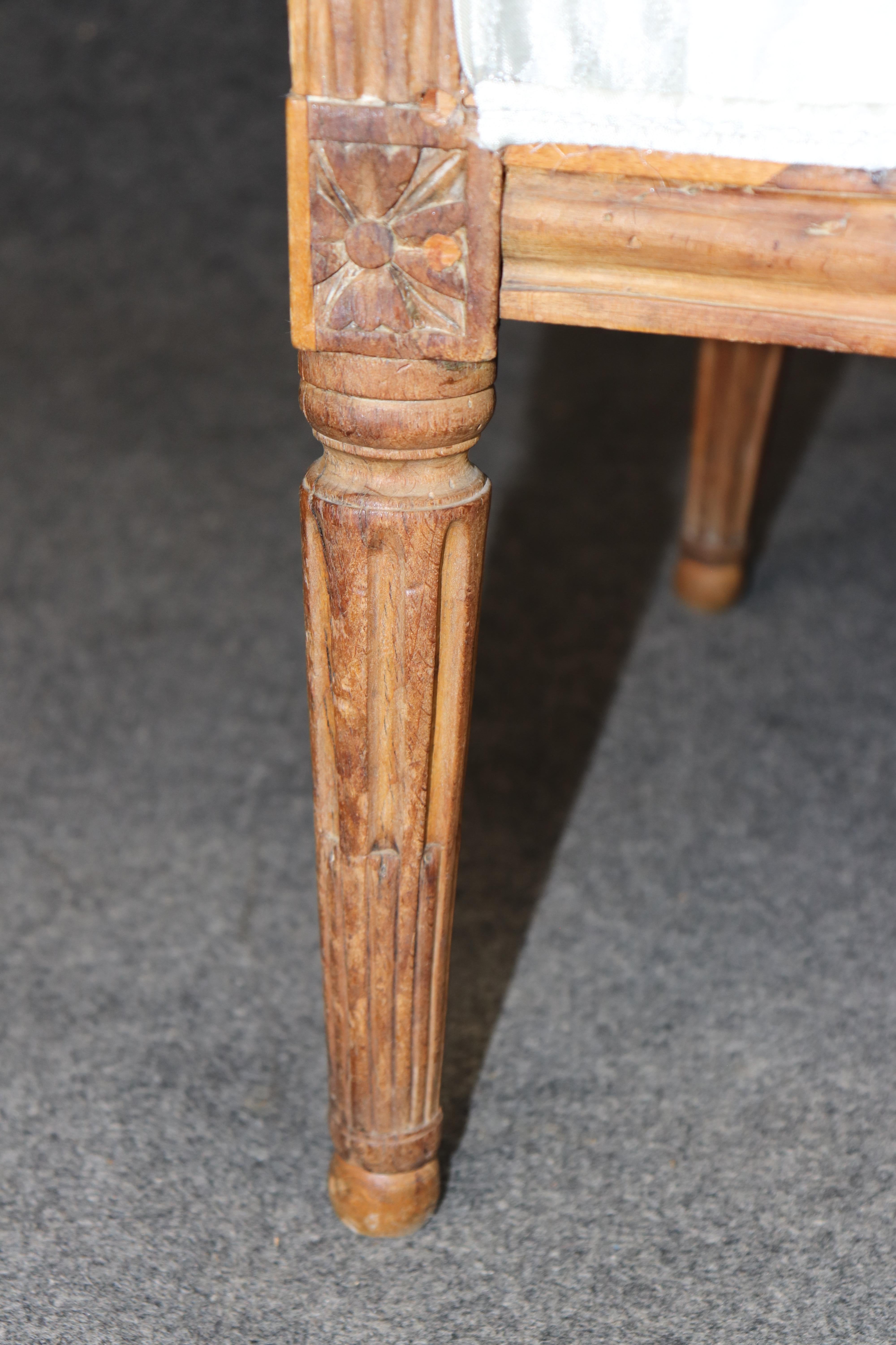 18th Century Signed French Louis XVI Carved Bergère Chair (18. Jahrhundert) im Angebot
