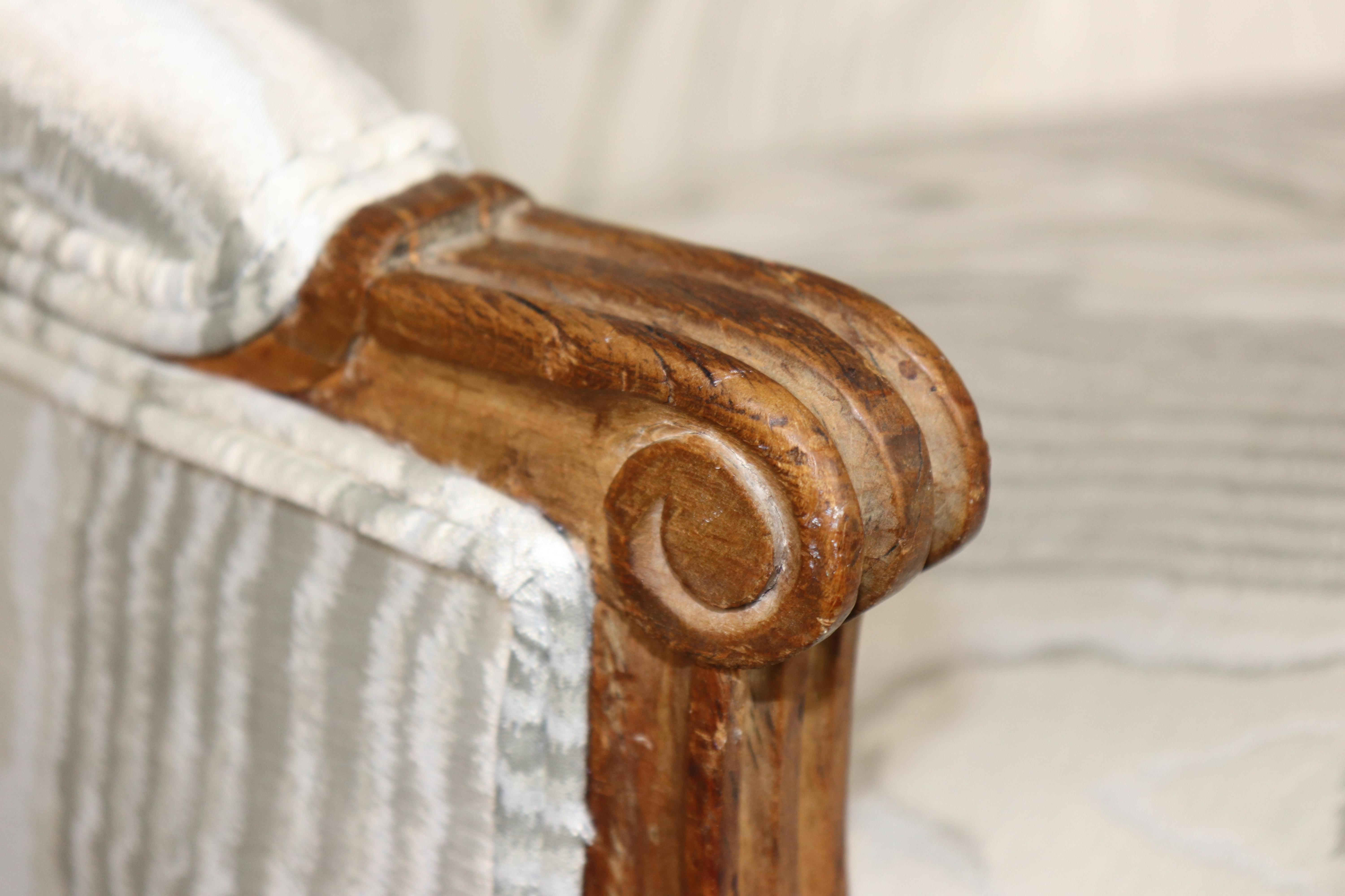 18th Century Signed French Louis XVI Carved Bergère Chair im Angebot 1