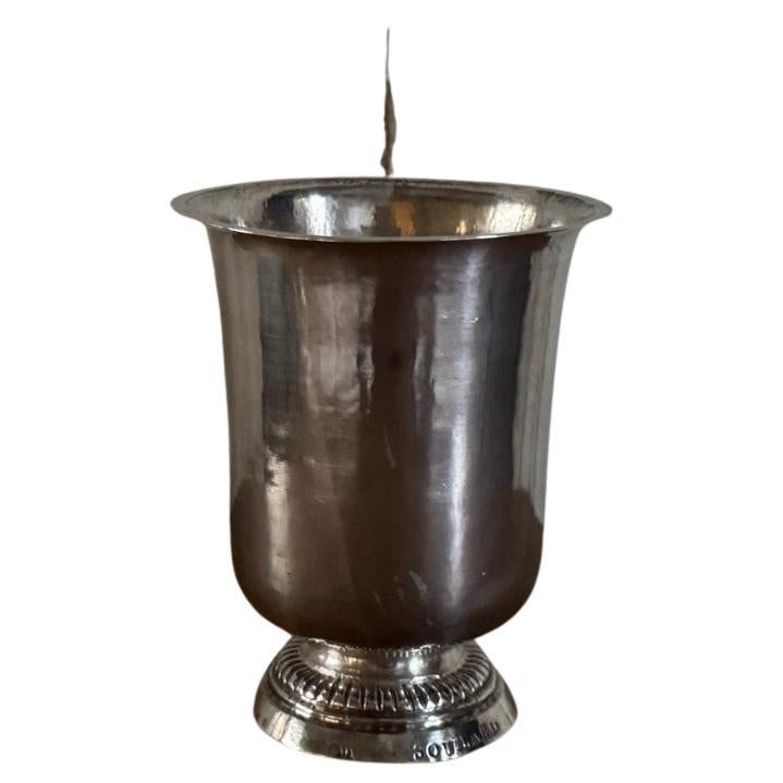 Bicchiere d'argento del XVIII secolo con piede svasato e decorazione a gadroon, Soulard P de
