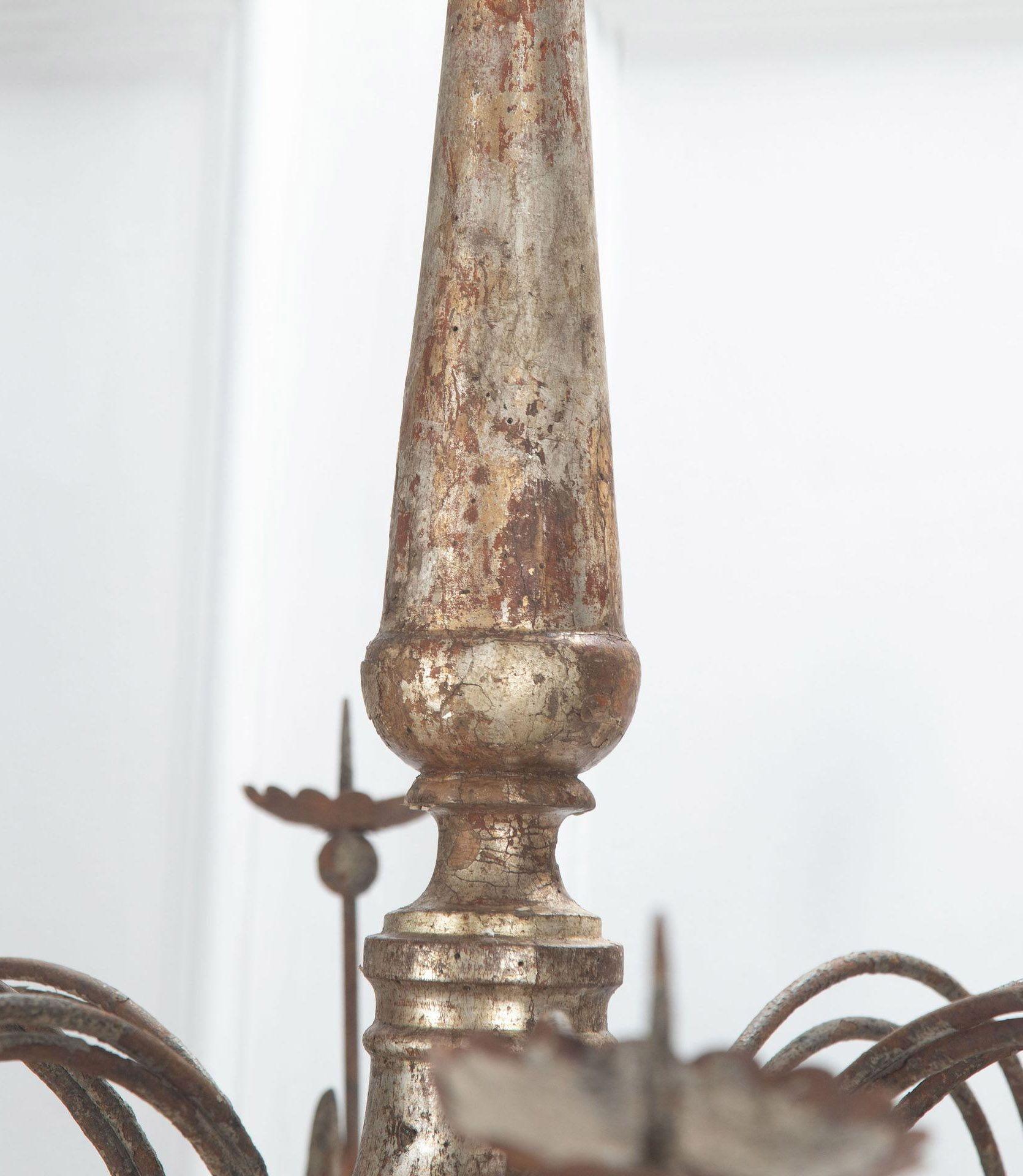 Fine XVIII secolo Lampadario in ferro e argento dorato del XVIII secolo in vendita