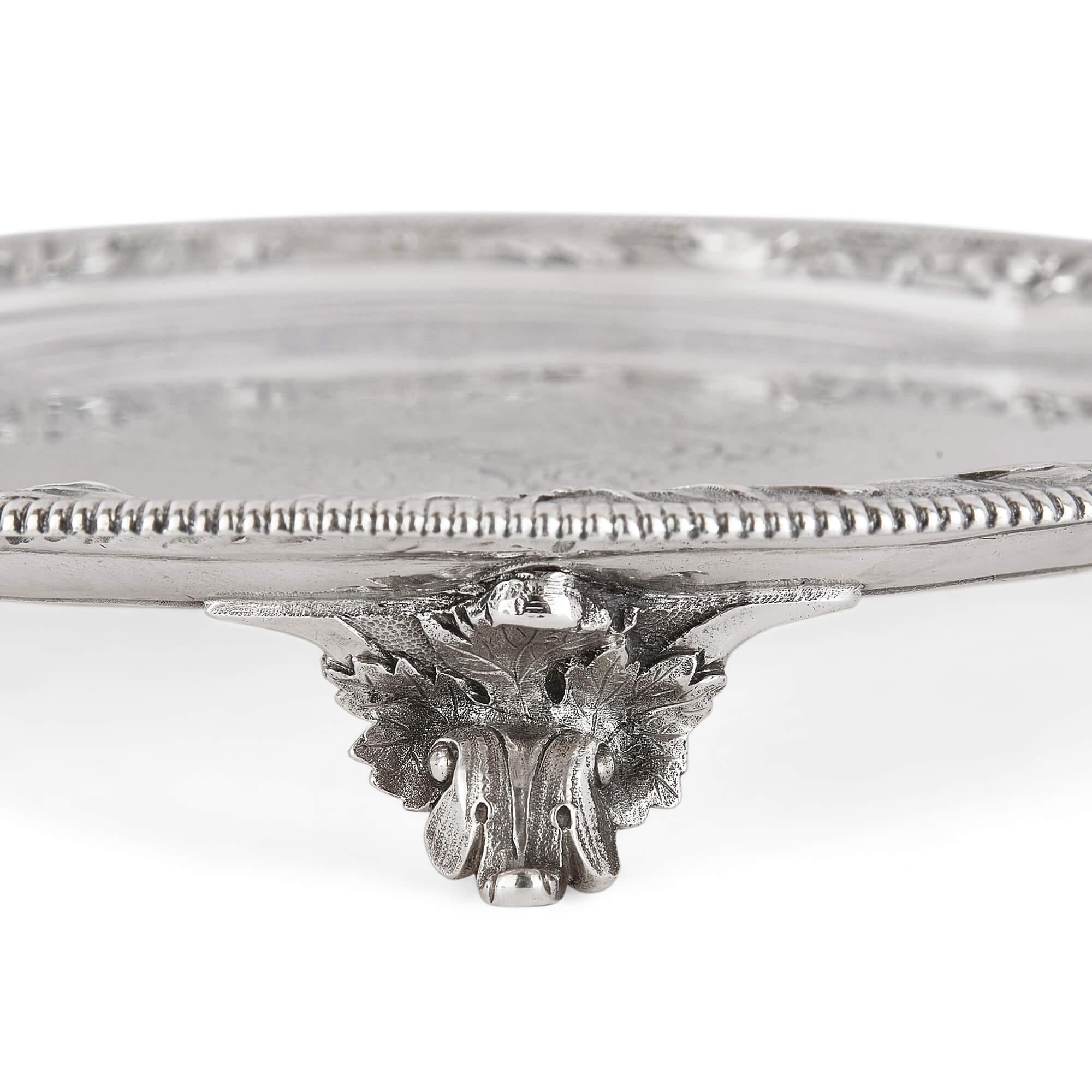 18th Century Silver Salver by Paul de Lamerie  In Good Condition For Sale In London, GB