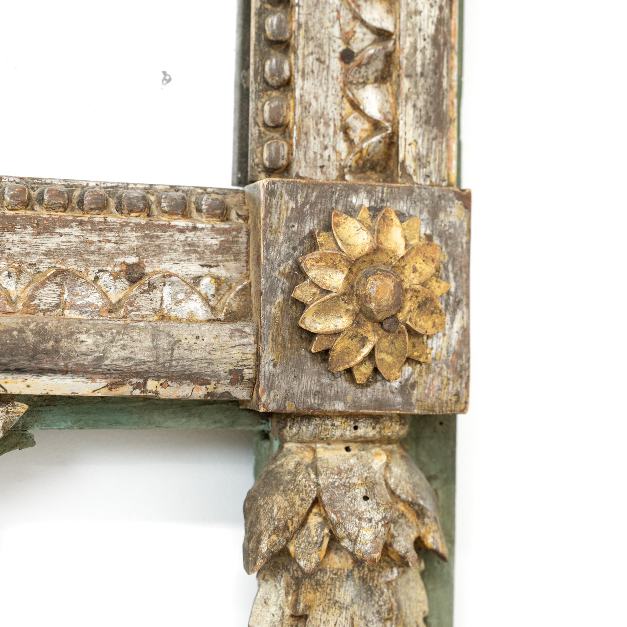 Specchio nuziale francese argentato e dorato, con piastra al mercurio originale.

Francia, circa 1780.

Altezza - 81 cm 
Larghezza - 47 cm 
Profondità - 4.5 cm 
Per favore, scrivete un messaggio se avete bisogno di ulteriori informazioni o foto.