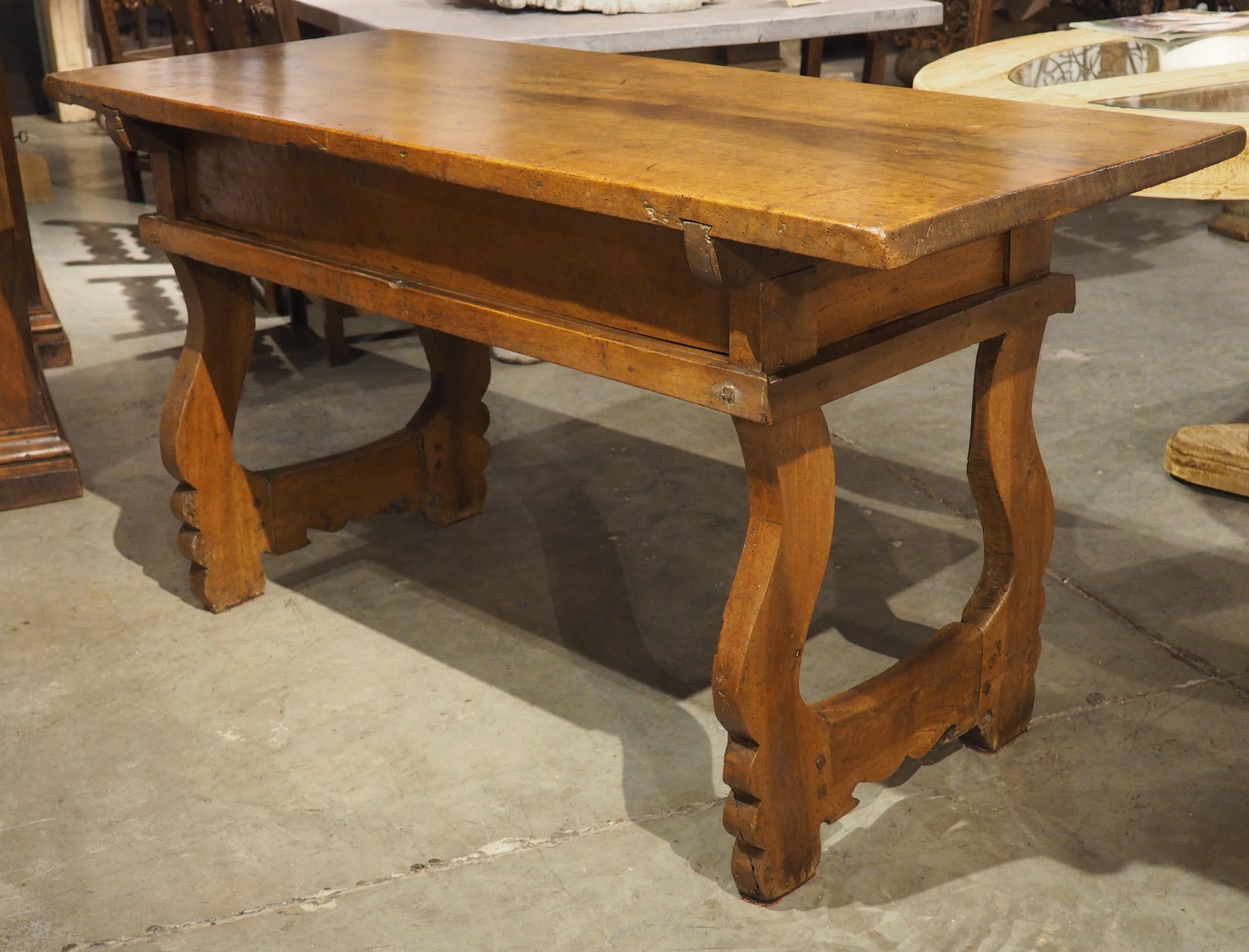 Console à 4 tiroirs en bois de noyer du XVIIIe siècle (Espagne) en vente 5