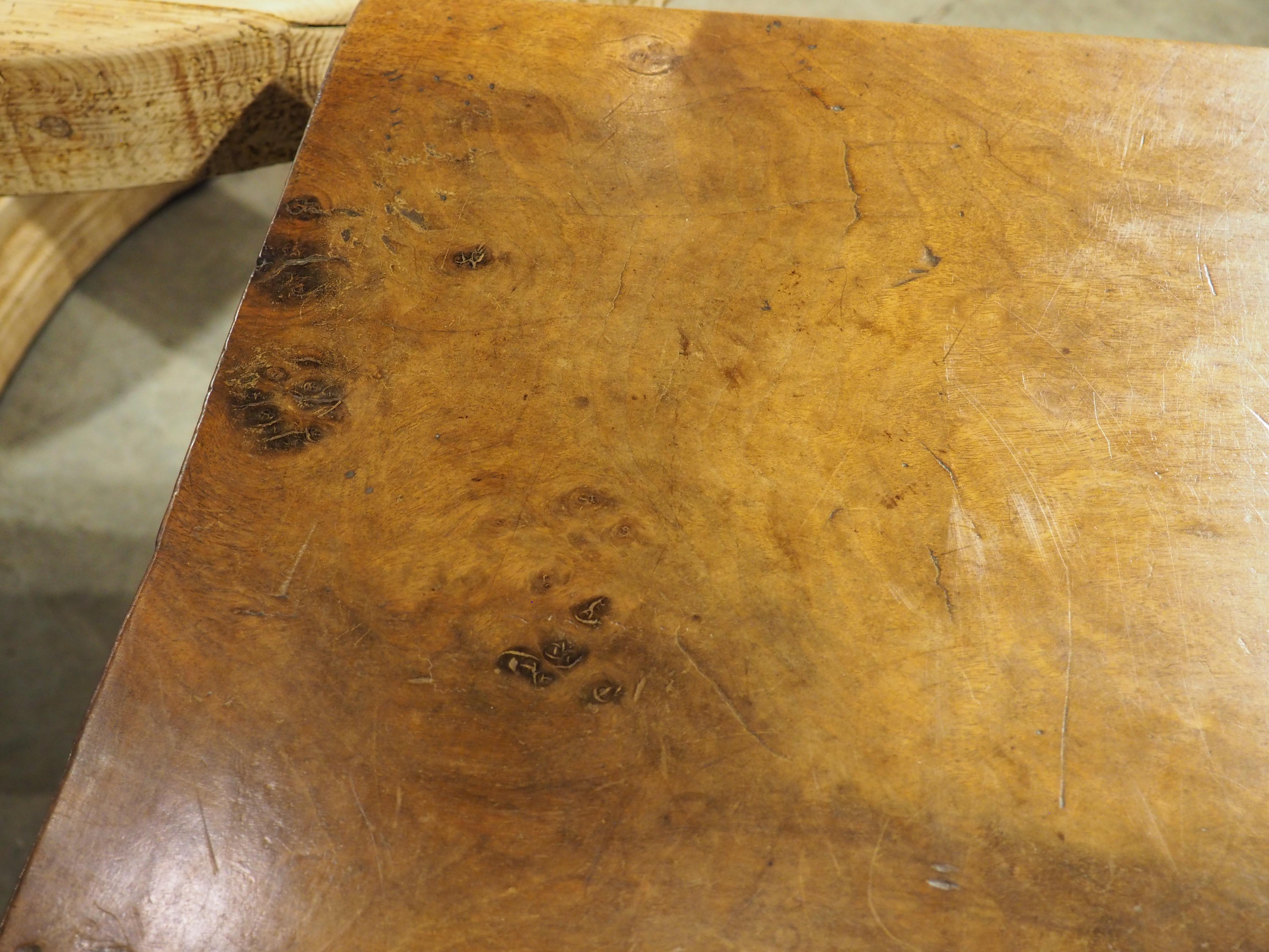 Console à 4 tiroirs en bois de noyer du XVIIIe siècle (Espagne) en vente 13