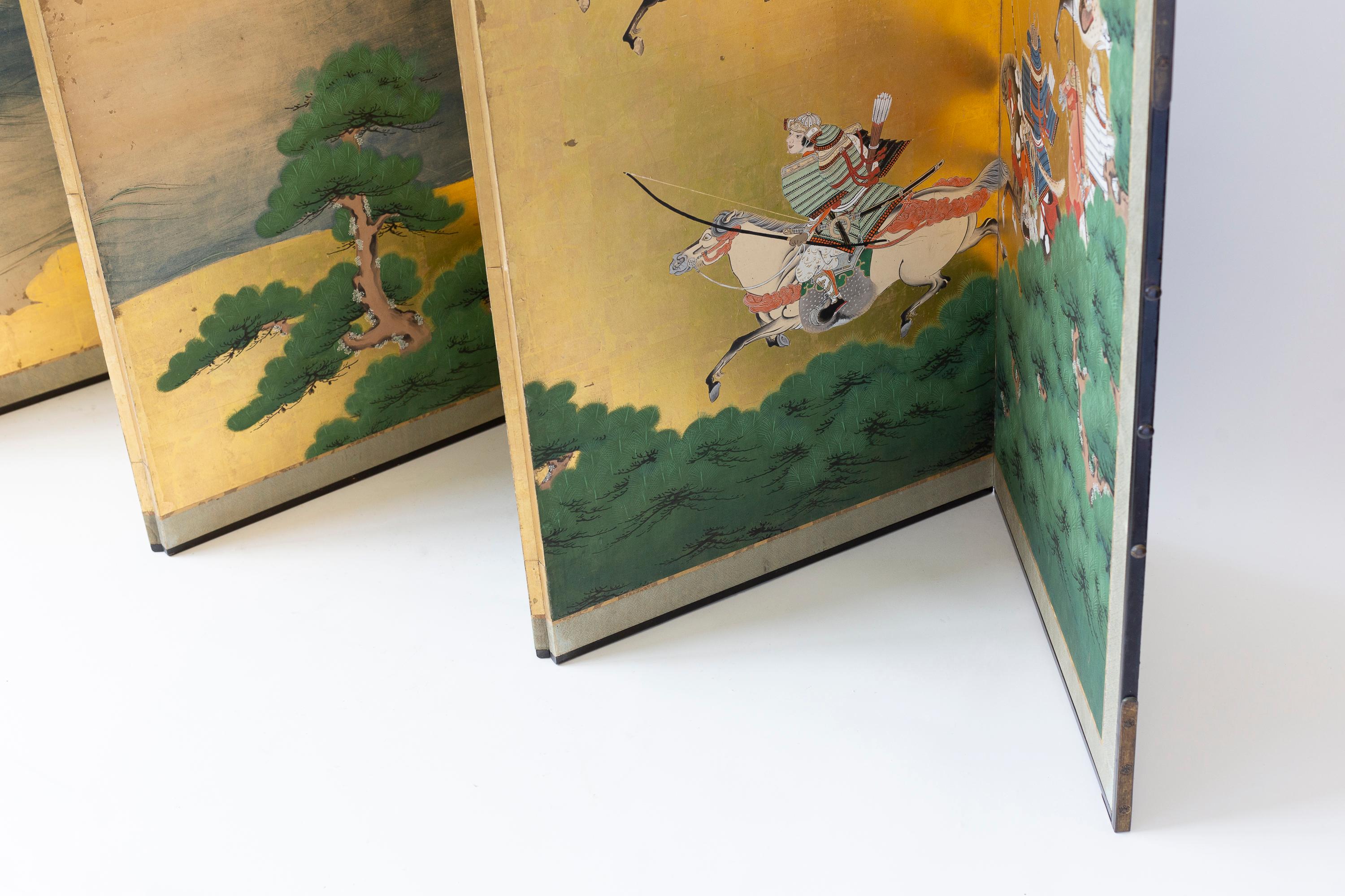 Paravent japonais à six panneaux du XVIIIe siècle représentant des samouraïs sur des chevaux en vente 2