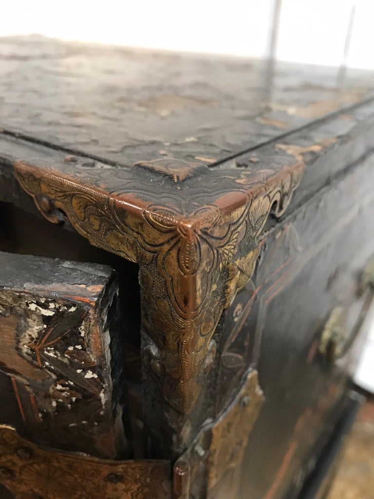 18th Century Small Black Jewelry Chest For Sale 4