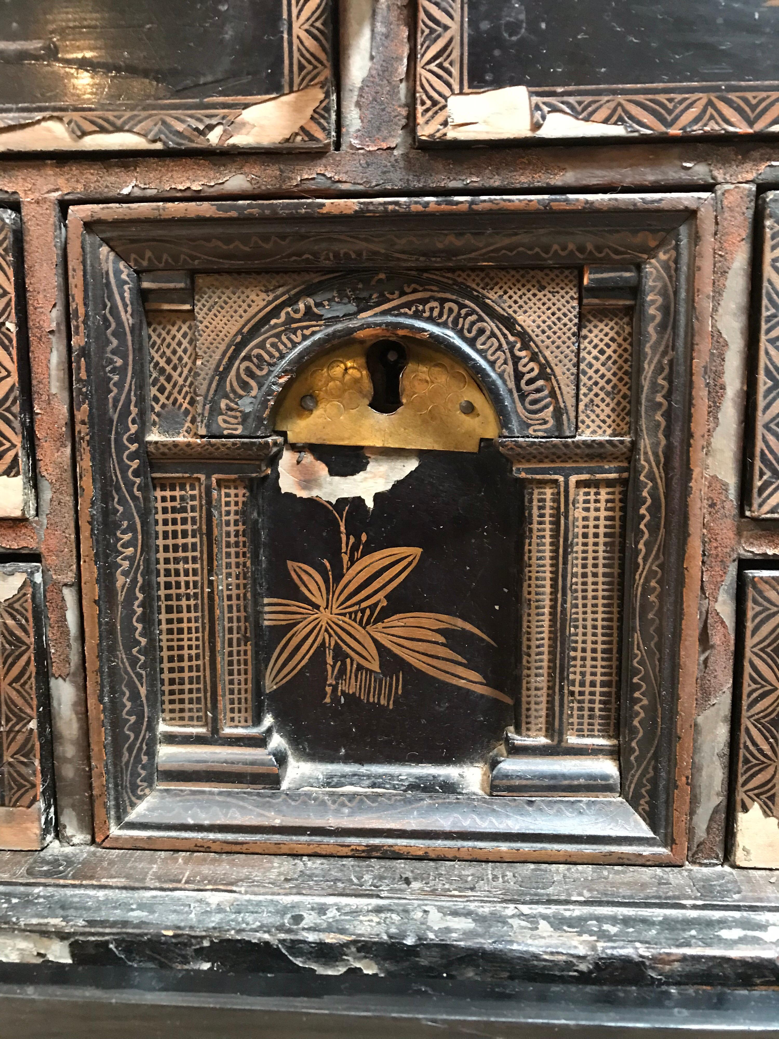 18th Century Small Black Jewelry Chest For Sale 5