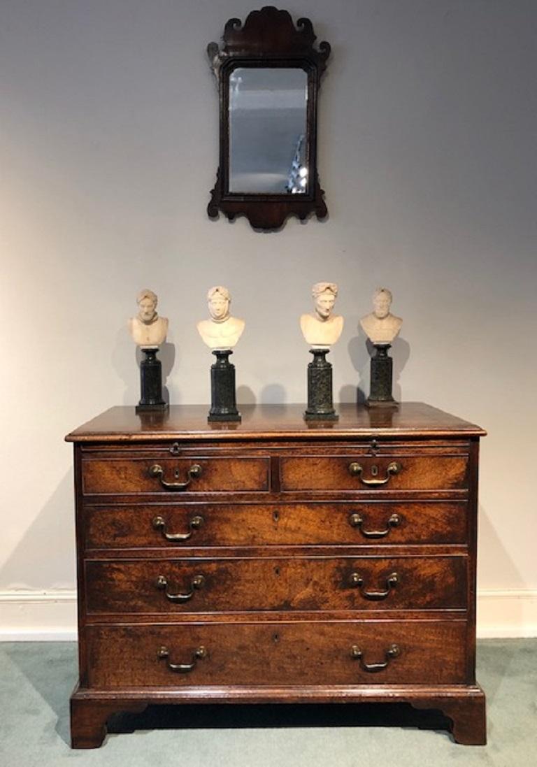 Highly collectable and exquisite small Chippendale period mahogany chest of drawers, having a broad crossbanded top. This is undoubtedly from the London workshops of Thomas Chippendale, St Martins Lane, London. Please note the interesting