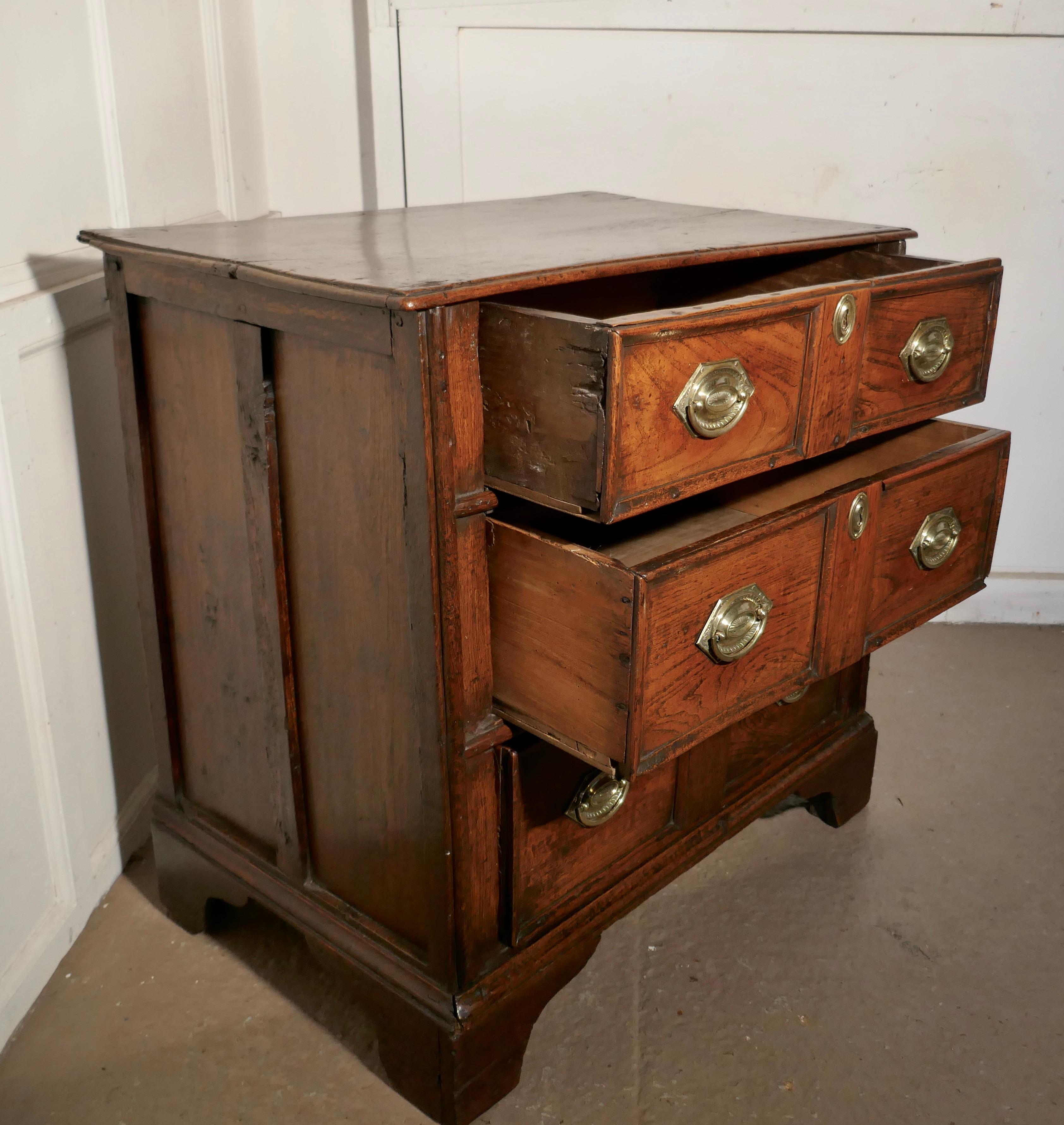 18th Century Small Elm Country Chest of Drawers For Sale 3