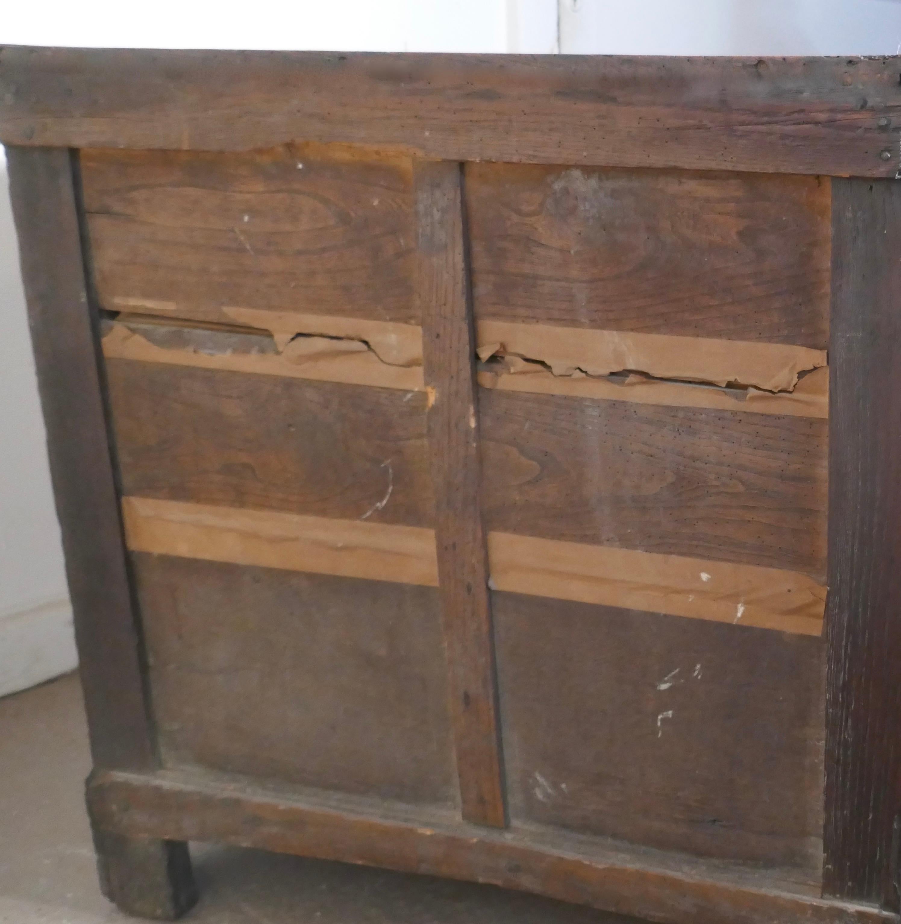 18th Century Small Elm Country Chest of Drawers For Sale 4