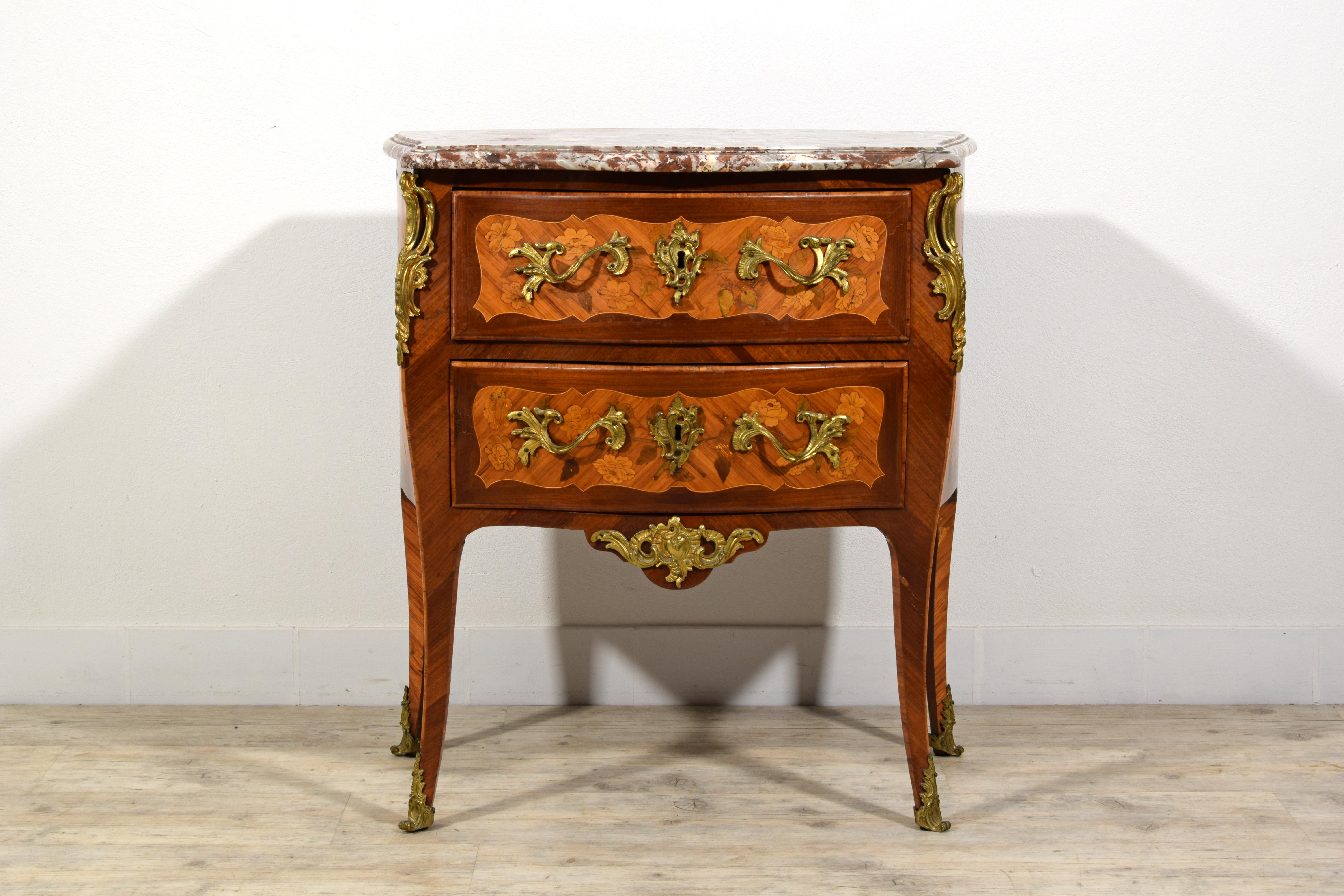18th century, Small French Veneered and Inlaid Wood Commode For Sale 6