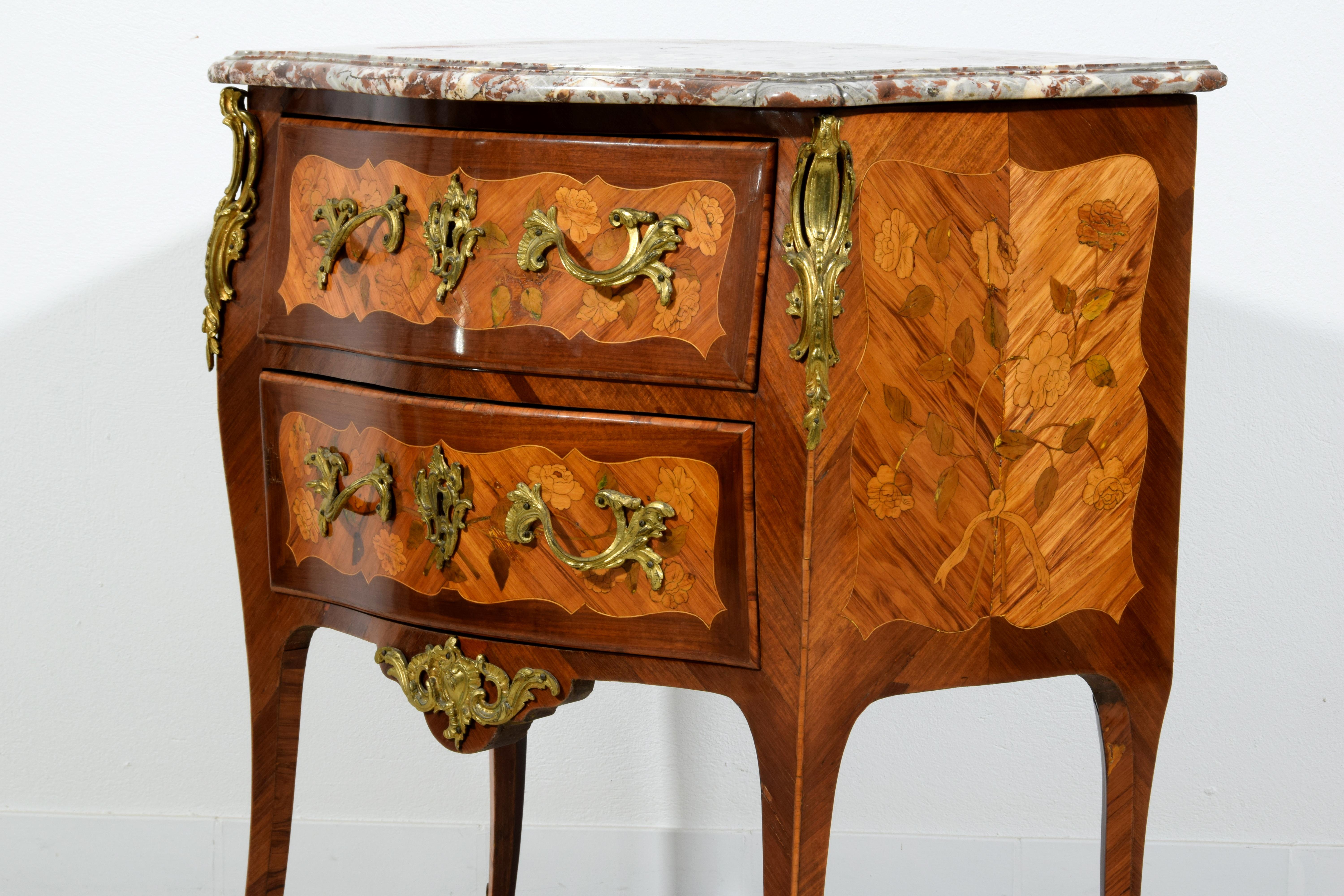 18th century, Small French Veneered and Inlaid Wood Commode For Sale 7