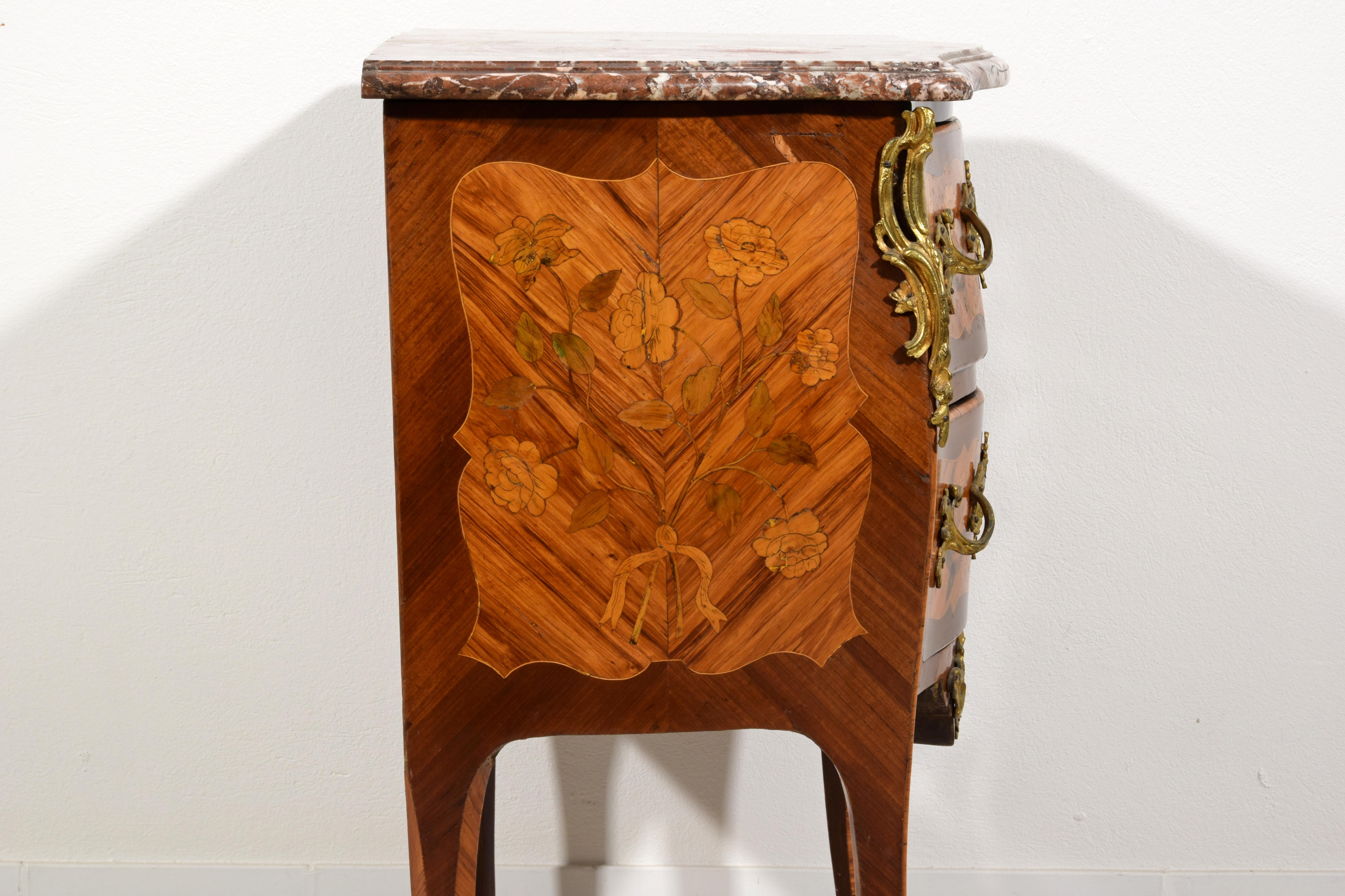18th century, Small French Veneered and Inlaid Wood Commode For Sale 8