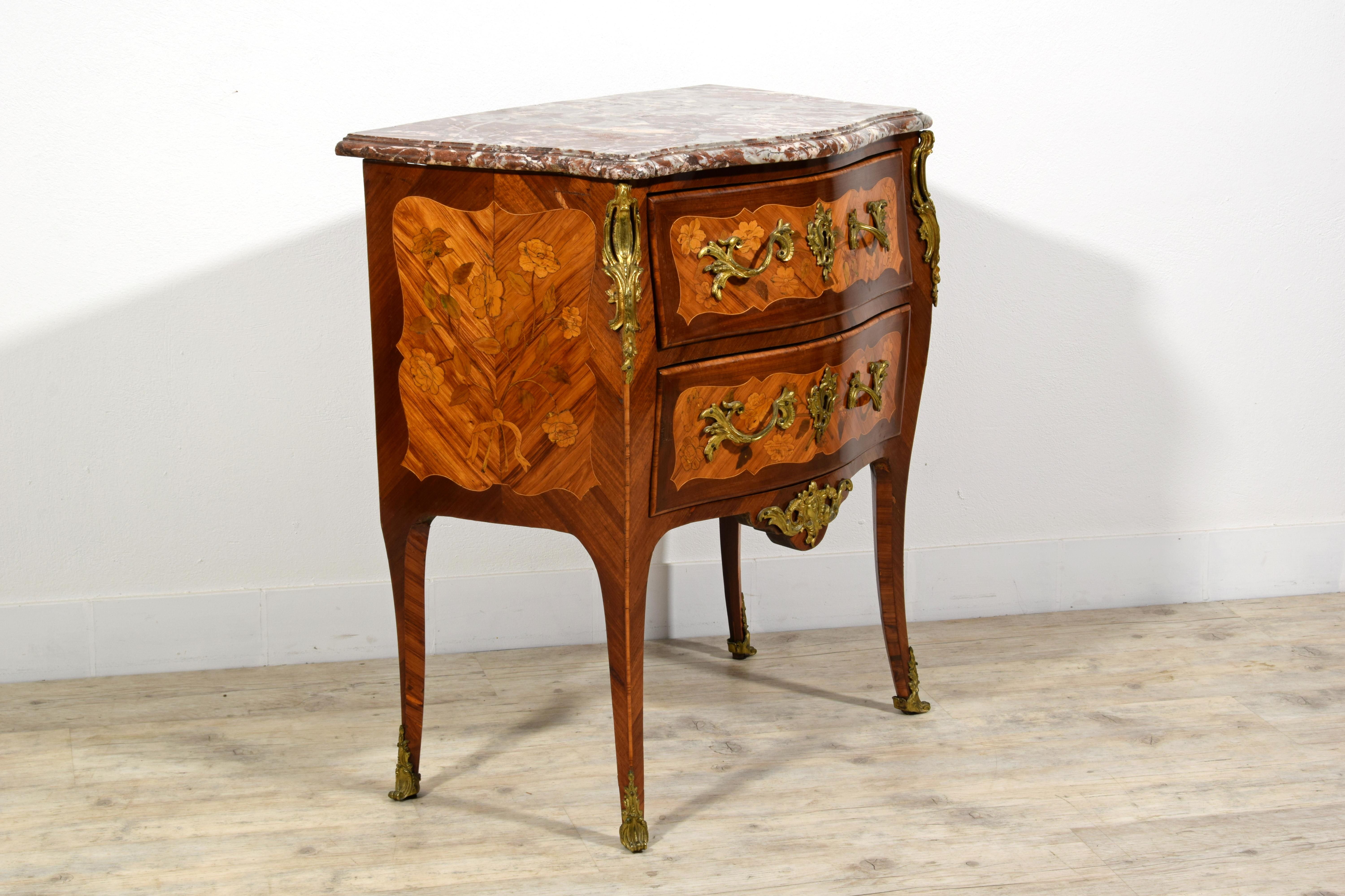 18th century, Small French Veneered and Inlaid Wood Commode For Sale 9