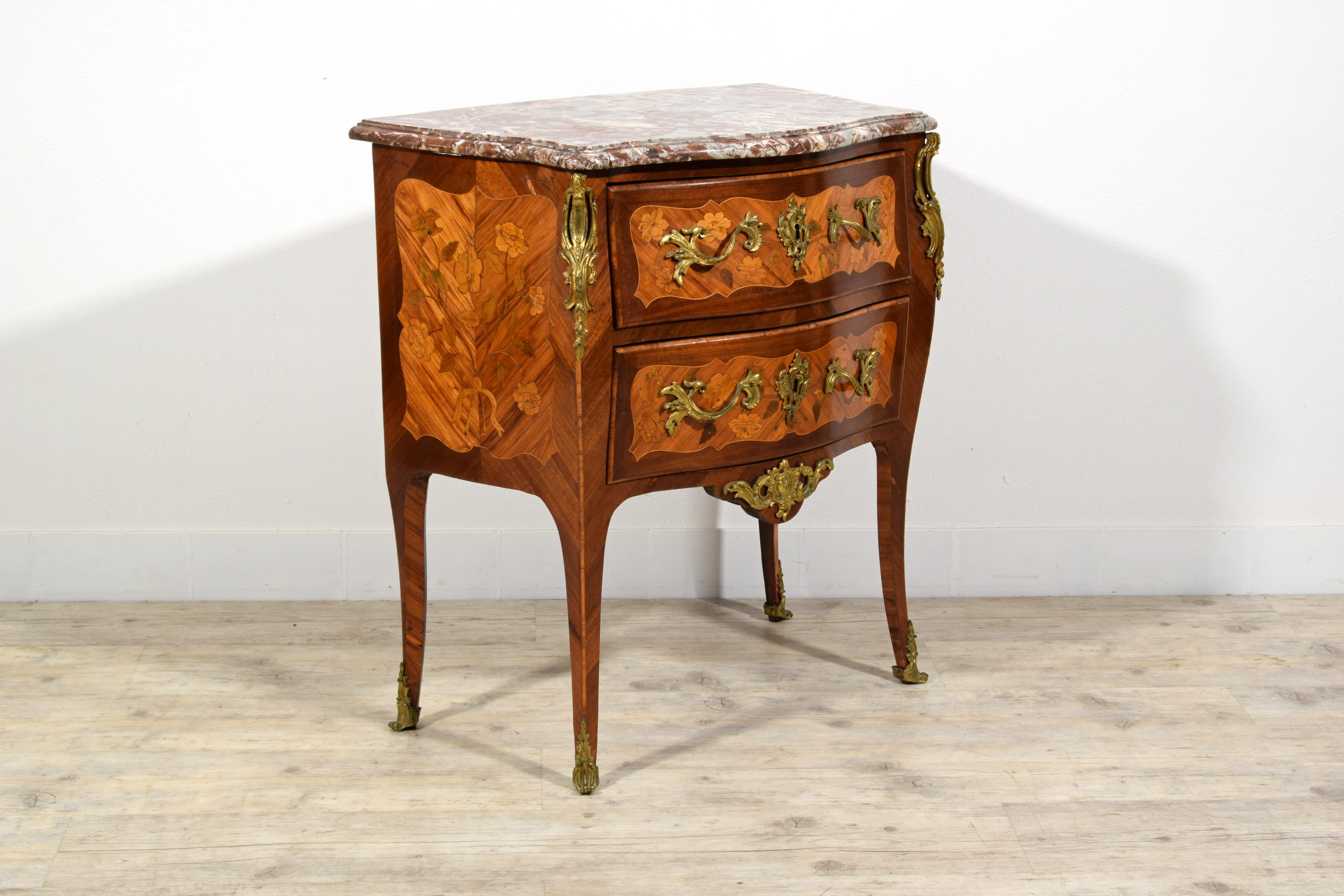 18th century, Small French Veneered and Inlaid Wood Commode For Sale 11