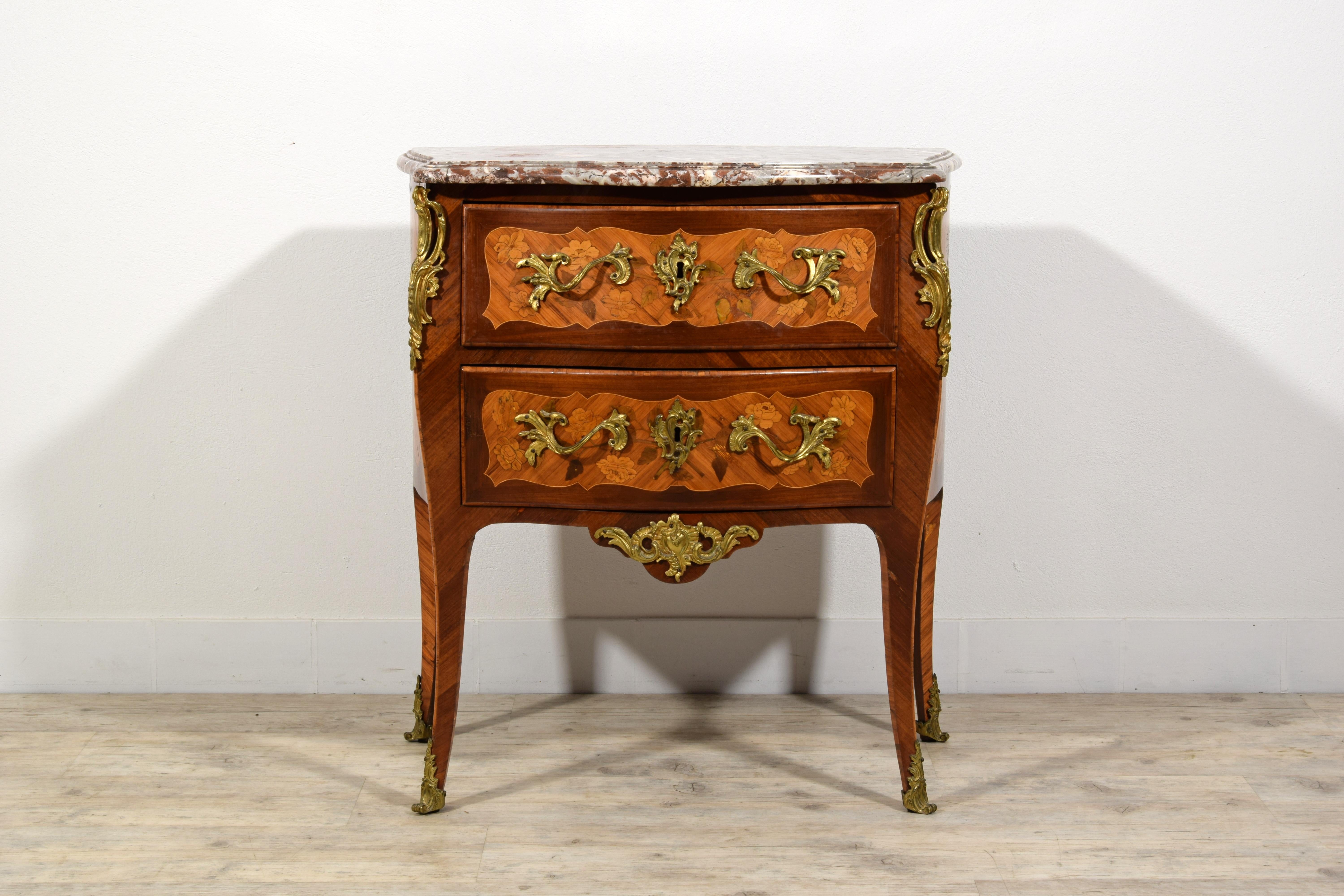 18th century, Small French Veneered and Inlaid Wood Commode For Sale 12