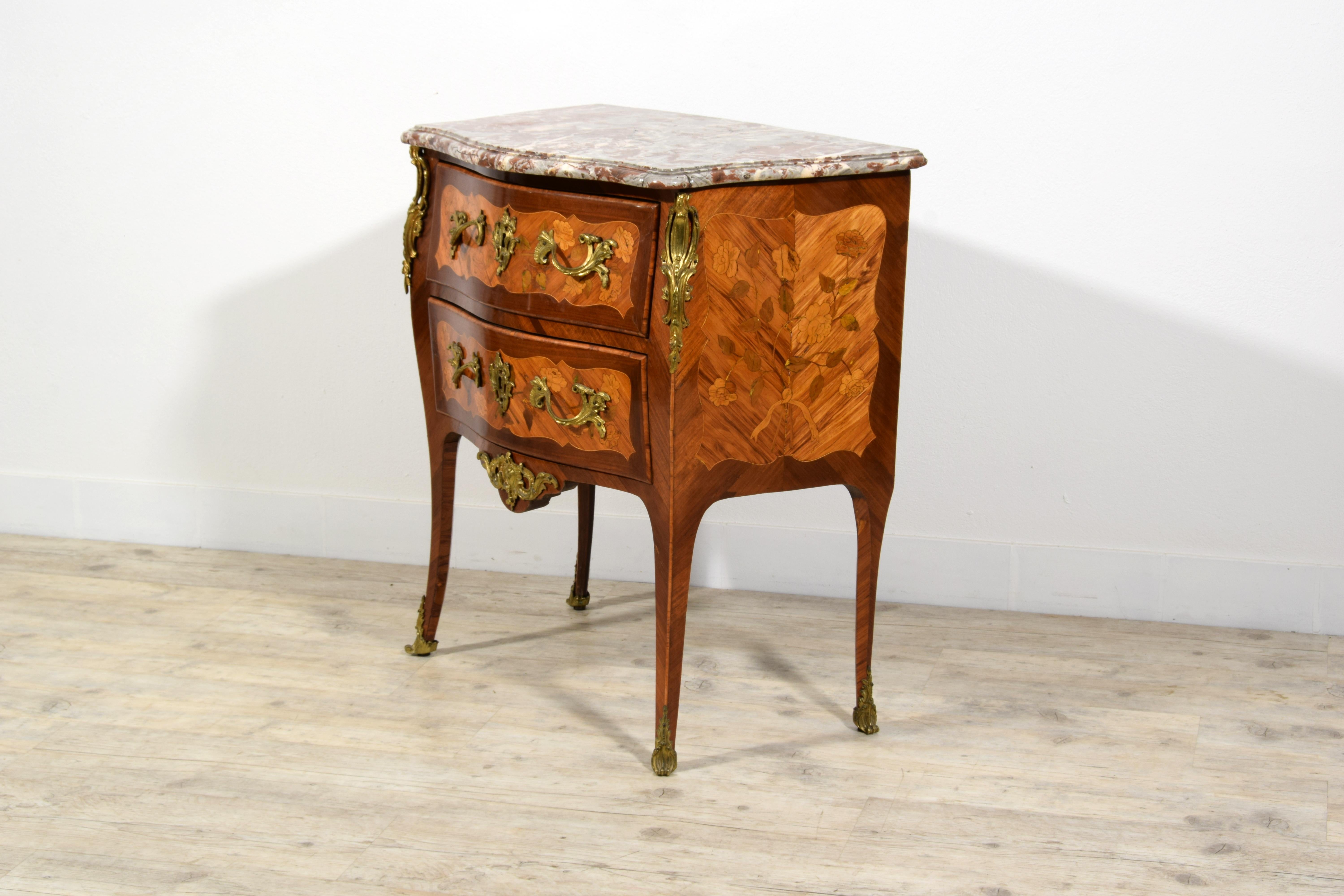 18th century, Small French Veneered and Inlaid Wood Commode For Sale 13