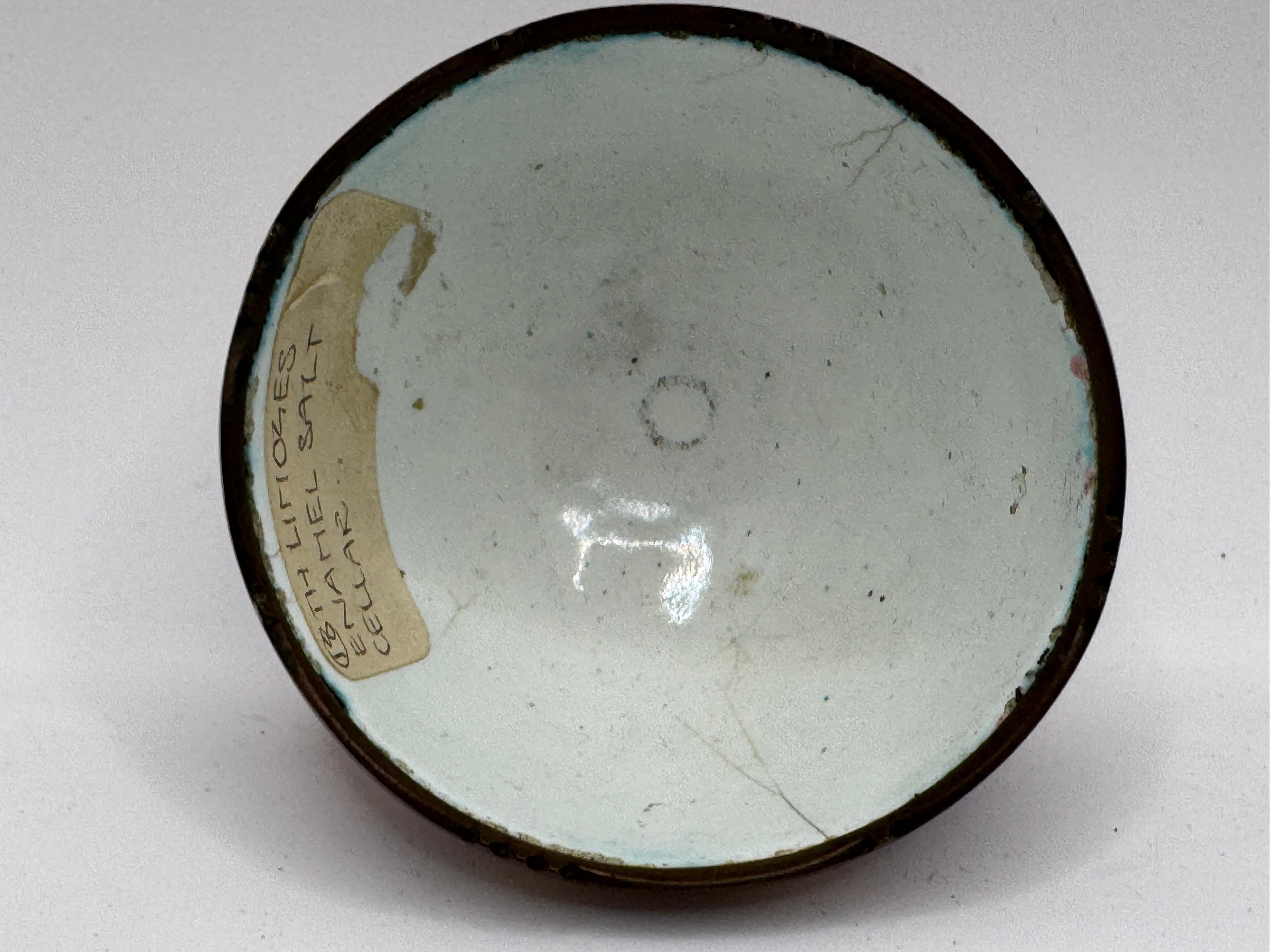Salero pequeño de Limoges esmaltado del siglo XVIII en venta 3