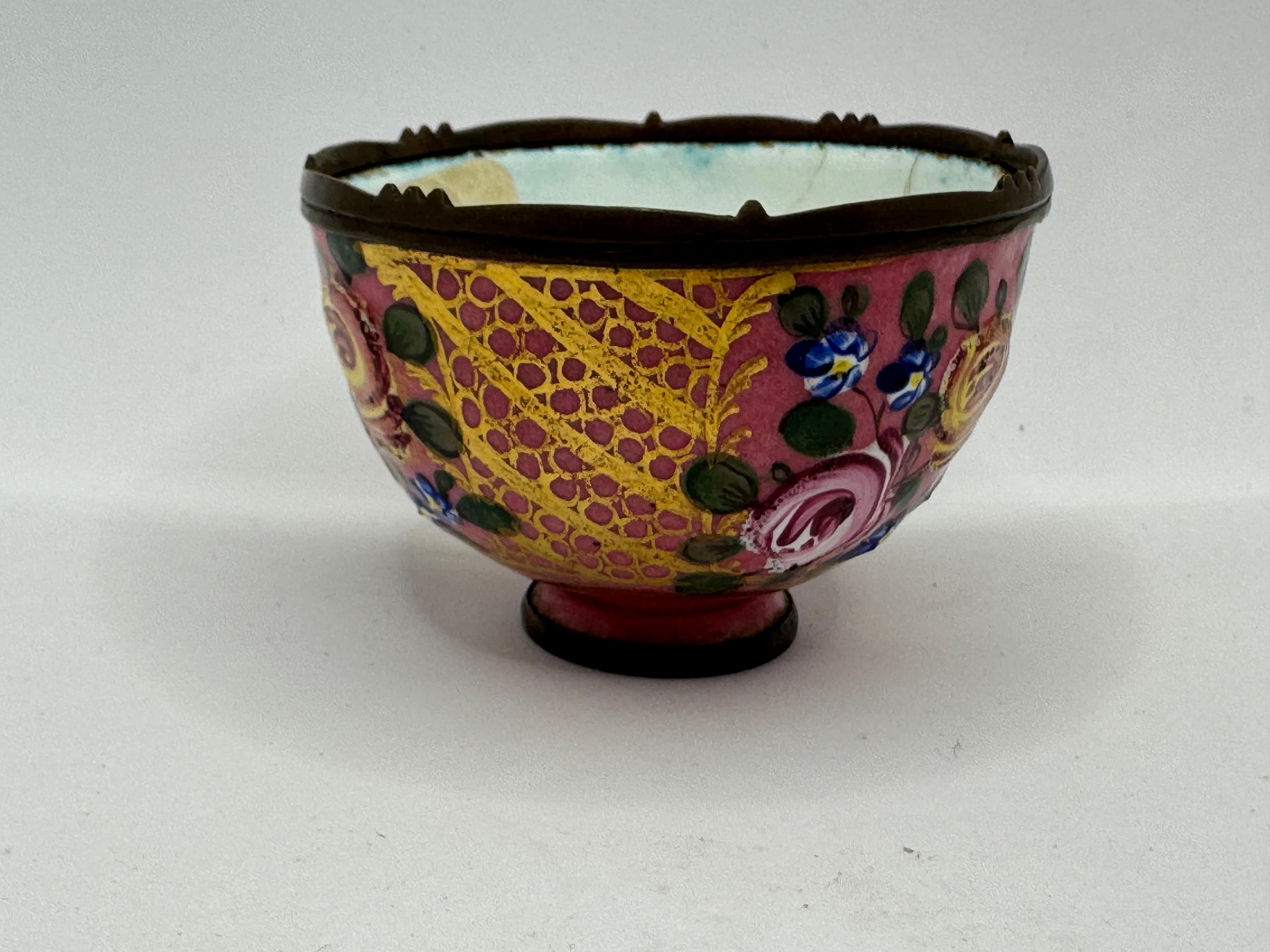 Salero pequeño de Limoges esmaltado del siglo XVIII Luis XV en venta