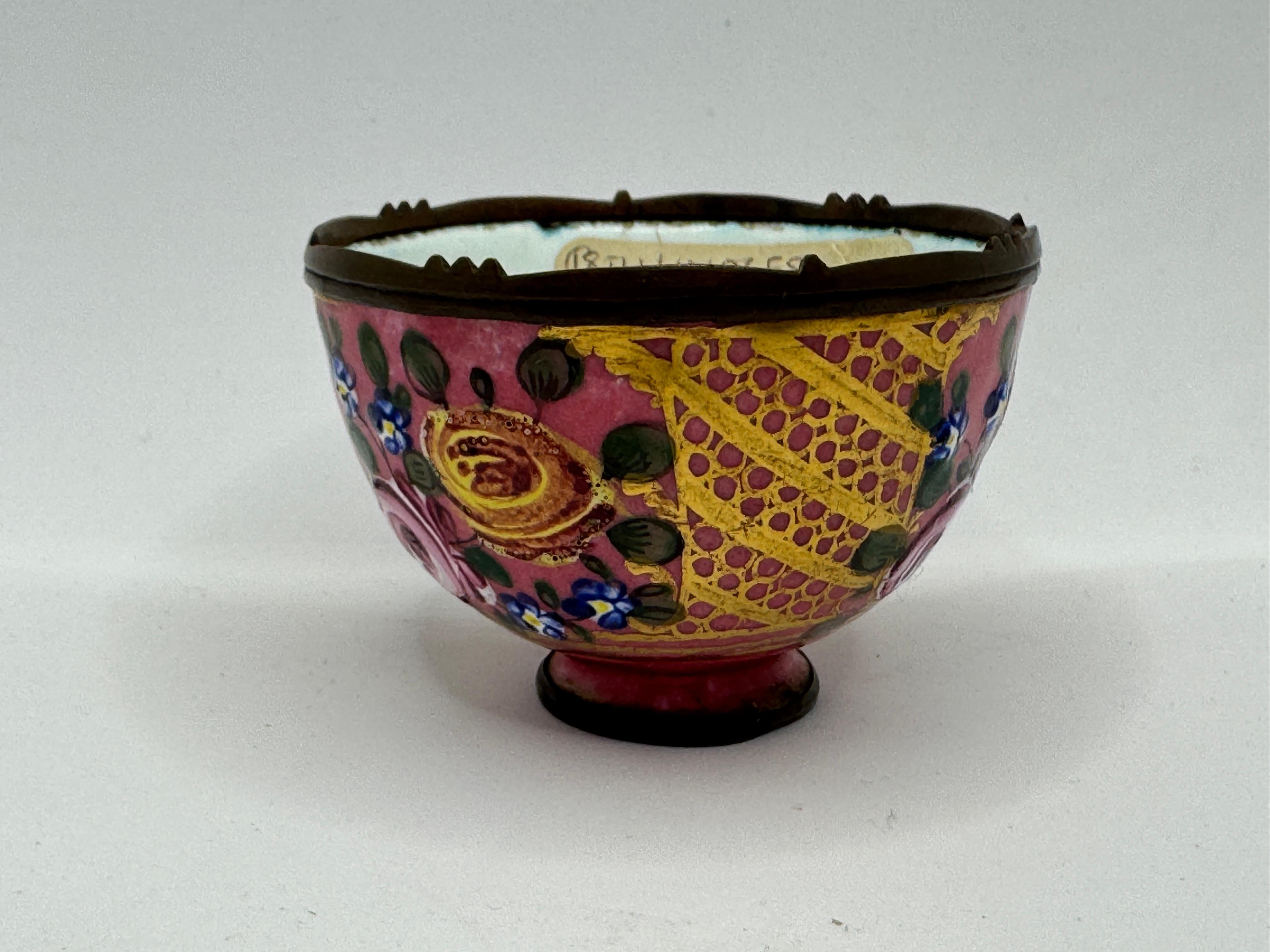 Salero pequeño de Limoges esmaltado del siglo XVIII en Bueno estado para la venta en Basildon, GB