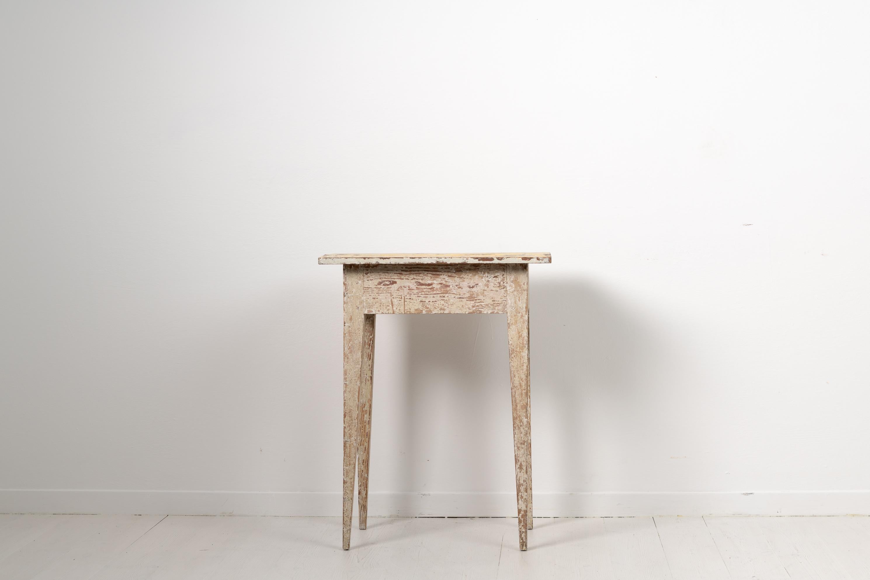 18th Century Small Swedish Gustavian Side Table In Good Condition In Kramfors, SE