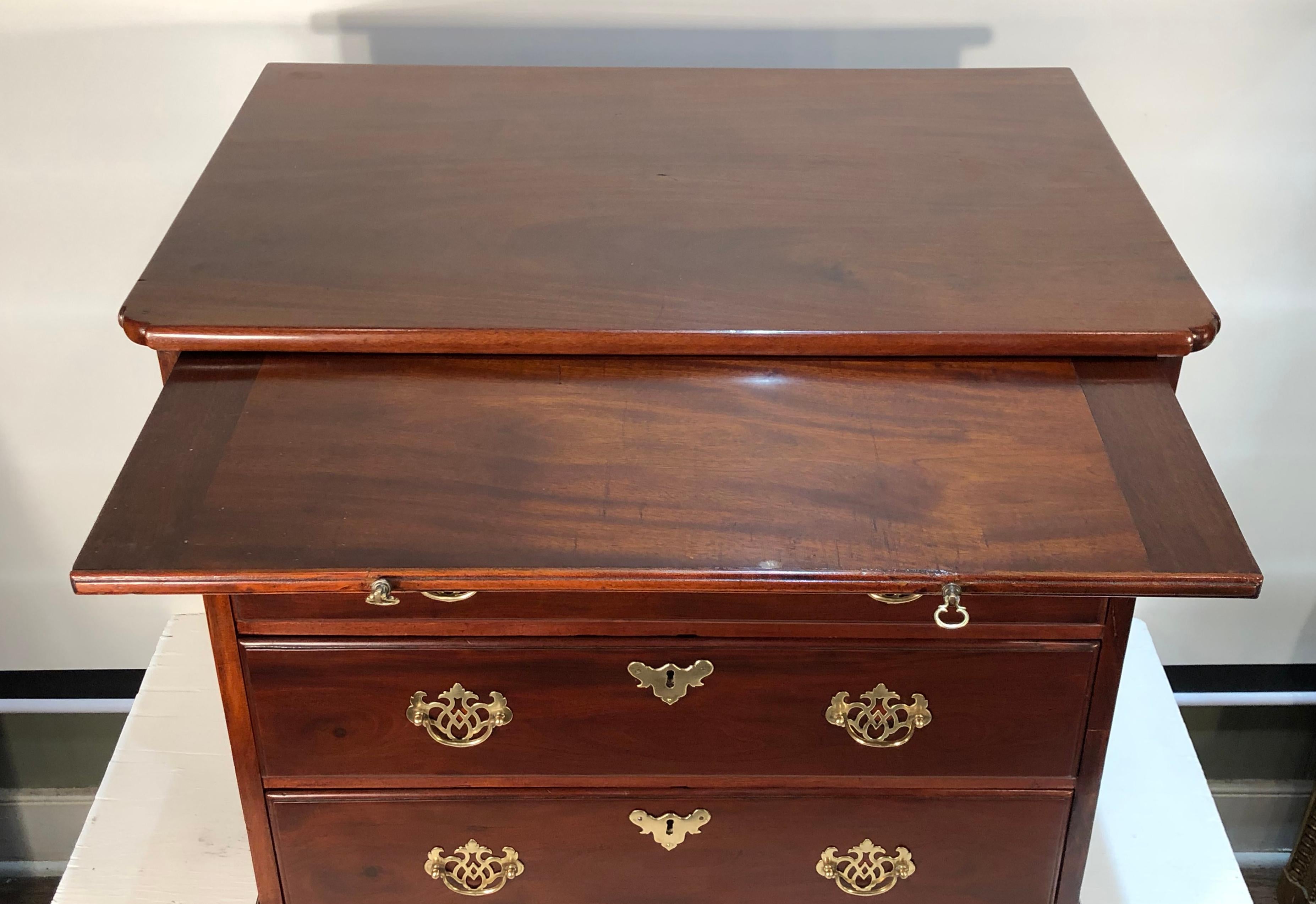 18th Century Solid Mahogany English Bachelors Chest with Brushing Slide For Sale 3