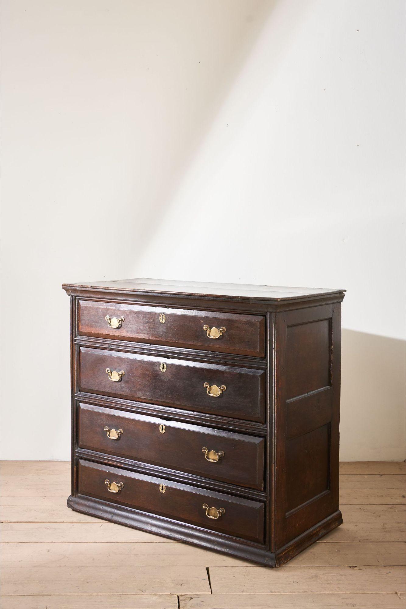 18th century Solid oak chest of drawers In condizioni ottime in vendita a Malton, GB